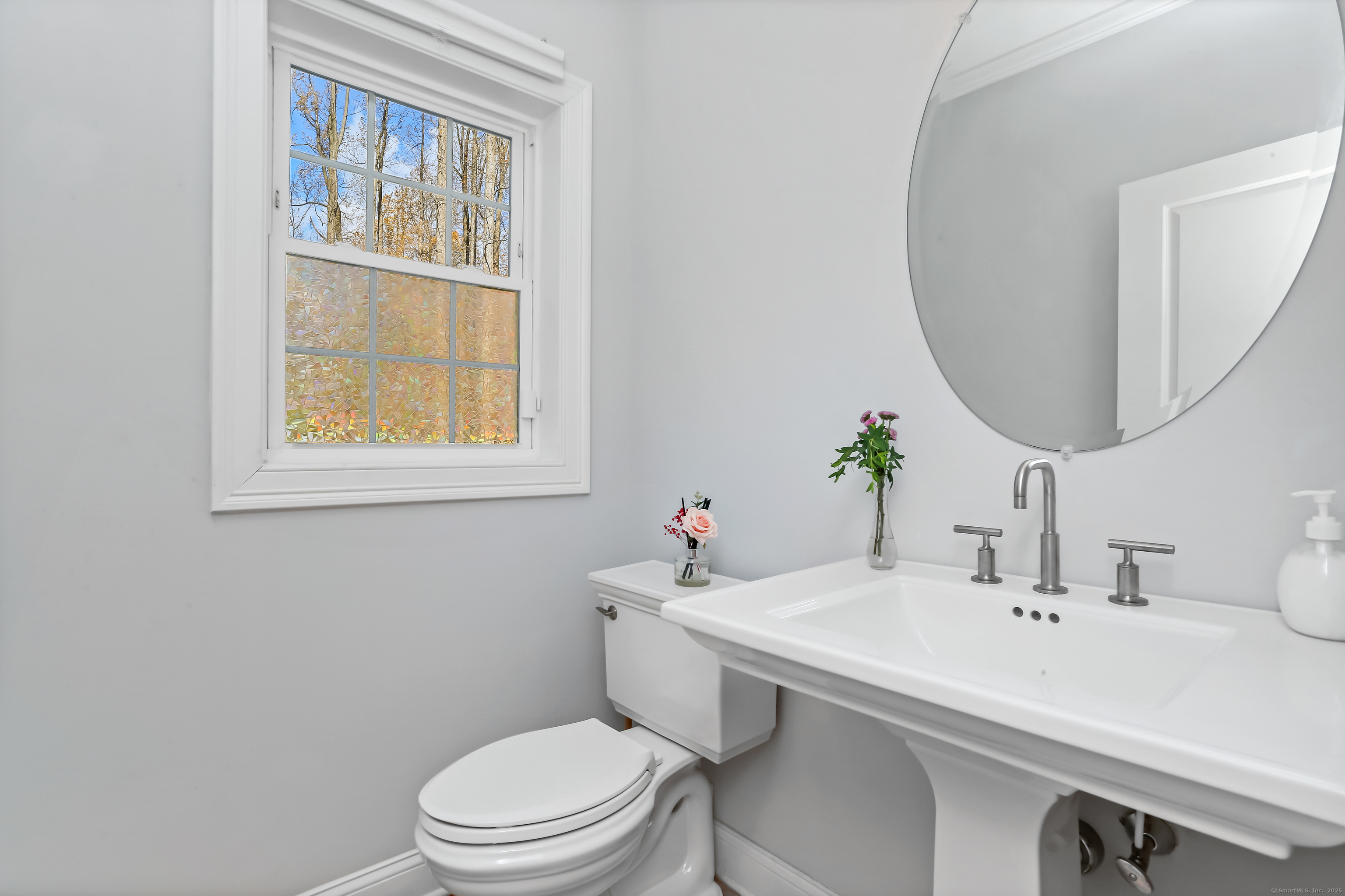 Stratford, Connecticut, 06614, United States, 4 Bedrooms Bedrooms, ,3 BathroomsBathrooms,Residential,For Sale,1987695