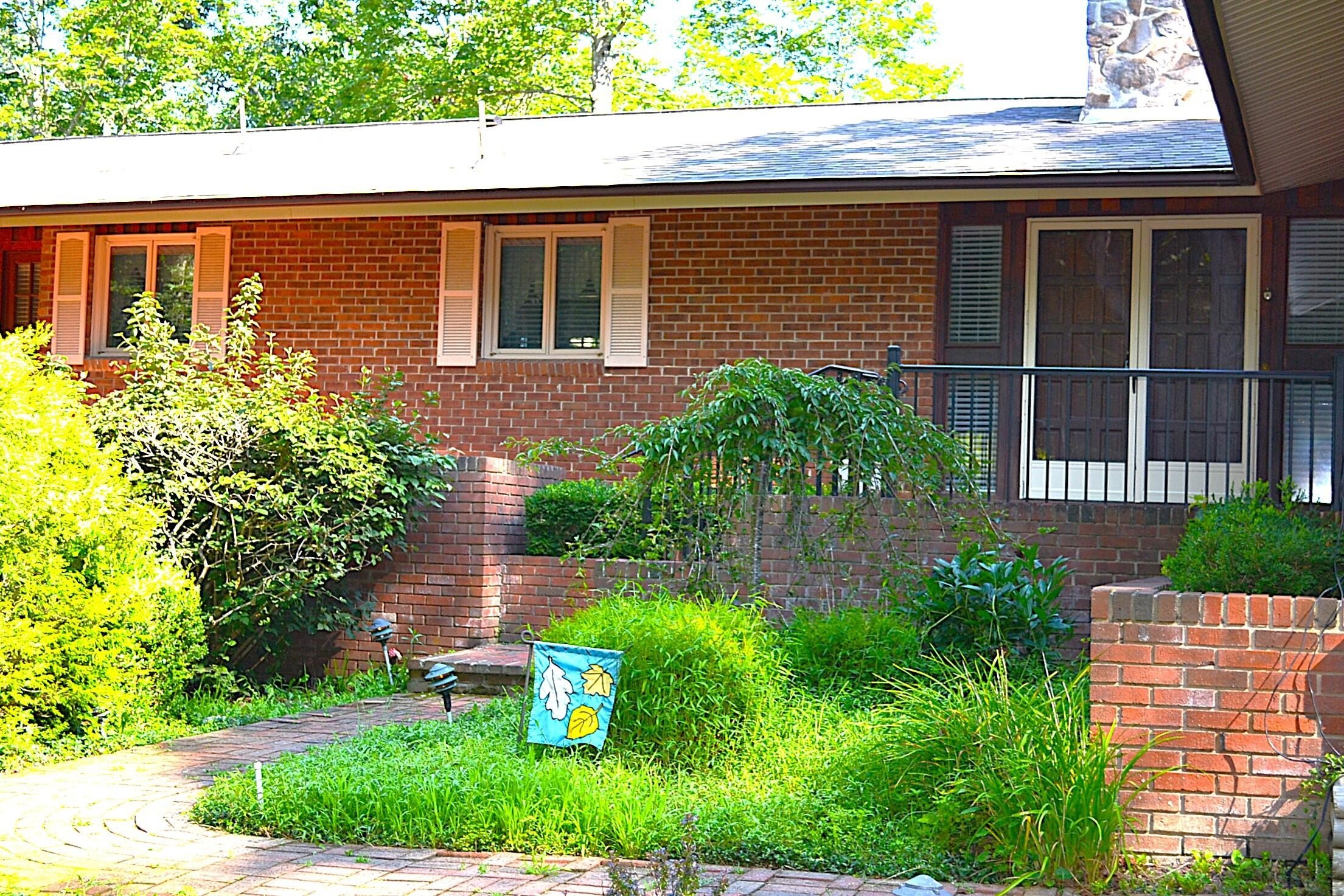 Lewisburg, West Virginia, 24901, United States, 6 Bedrooms Bedrooms, ,3 BathroomsBathrooms,Residential,For Sale,1940620