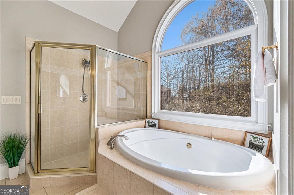 FLOWERY BRANCH, Georgia, 30542, United States, 5 Bedrooms Bedrooms, ,5 BathroomsBathrooms,Residential,For Sale,1894604