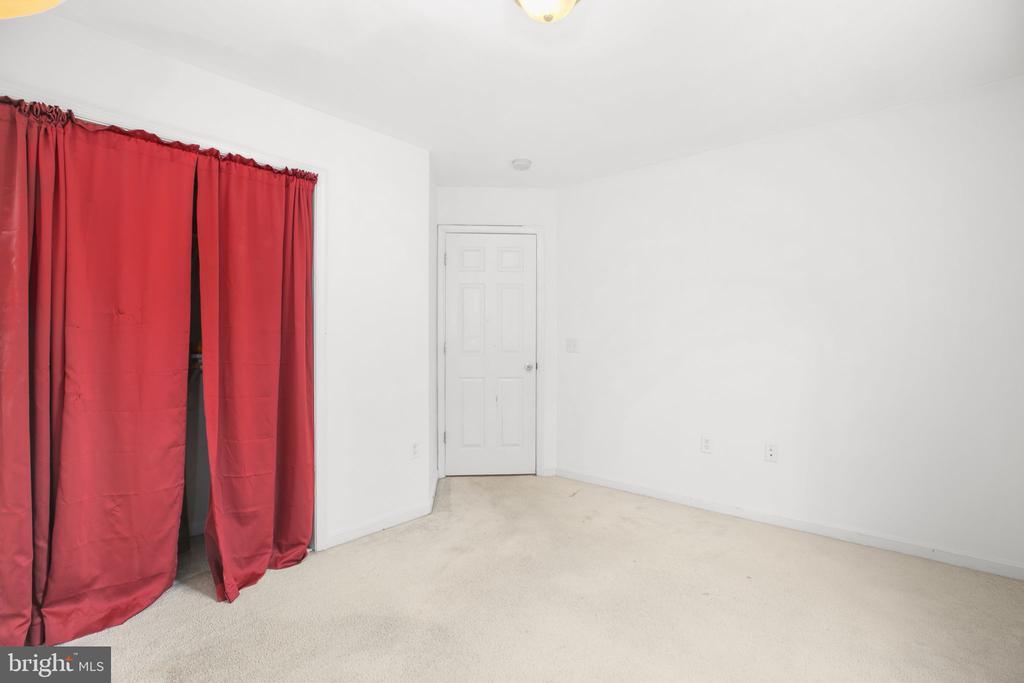 Fredericksburg, Virginia, 22405, United States, 4 Bedrooms Bedrooms, ,4 BathroomsBathrooms,Residential,For Sale,1993121