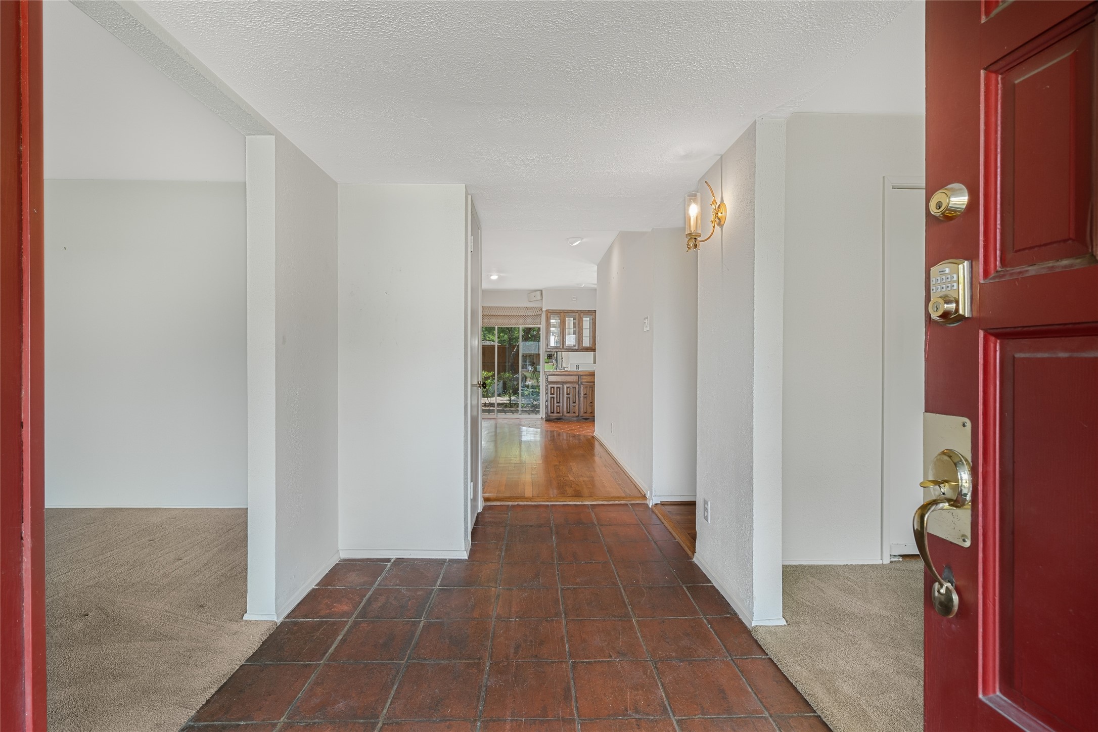 Dallas, Texas, 75244, United States, 4 Bedrooms Bedrooms, ,2 BathroomsBathrooms,Residential,For Sale,1991036