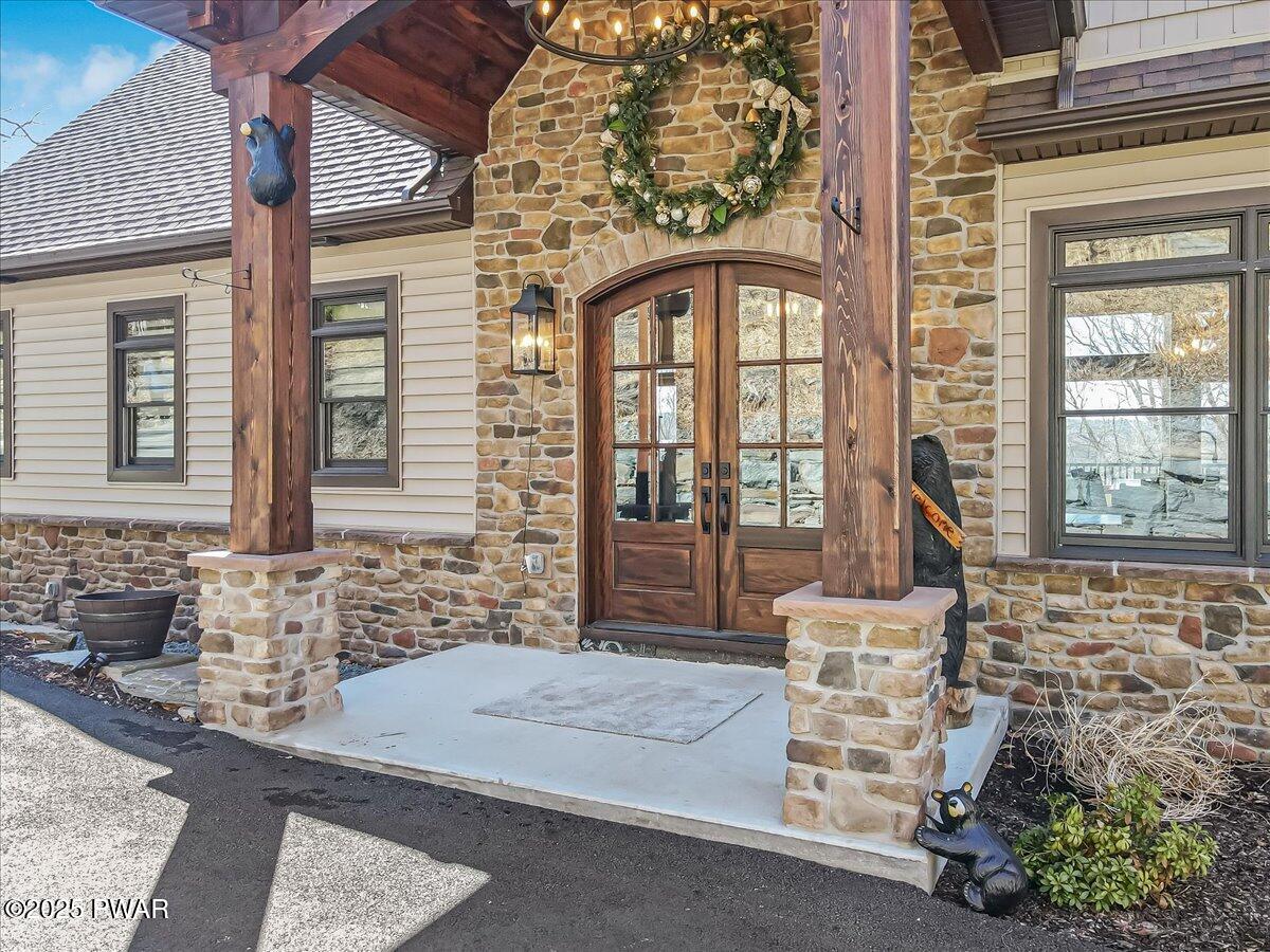 Lake Ariel, Pennsylvania, 18436, United States, 6 Bedrooms Bedrooms, ,4 BathroomsBathrooms,Residential,For Sale,2005698