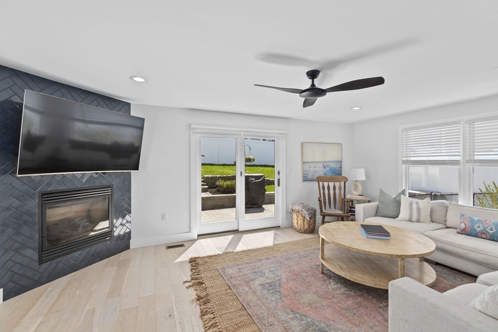 Quincy, Massachusetts, 02169, United States, 3 Bedrooms Bedrooms, ,3 BathroomsBathrooms,Residential,For Sale,1907592