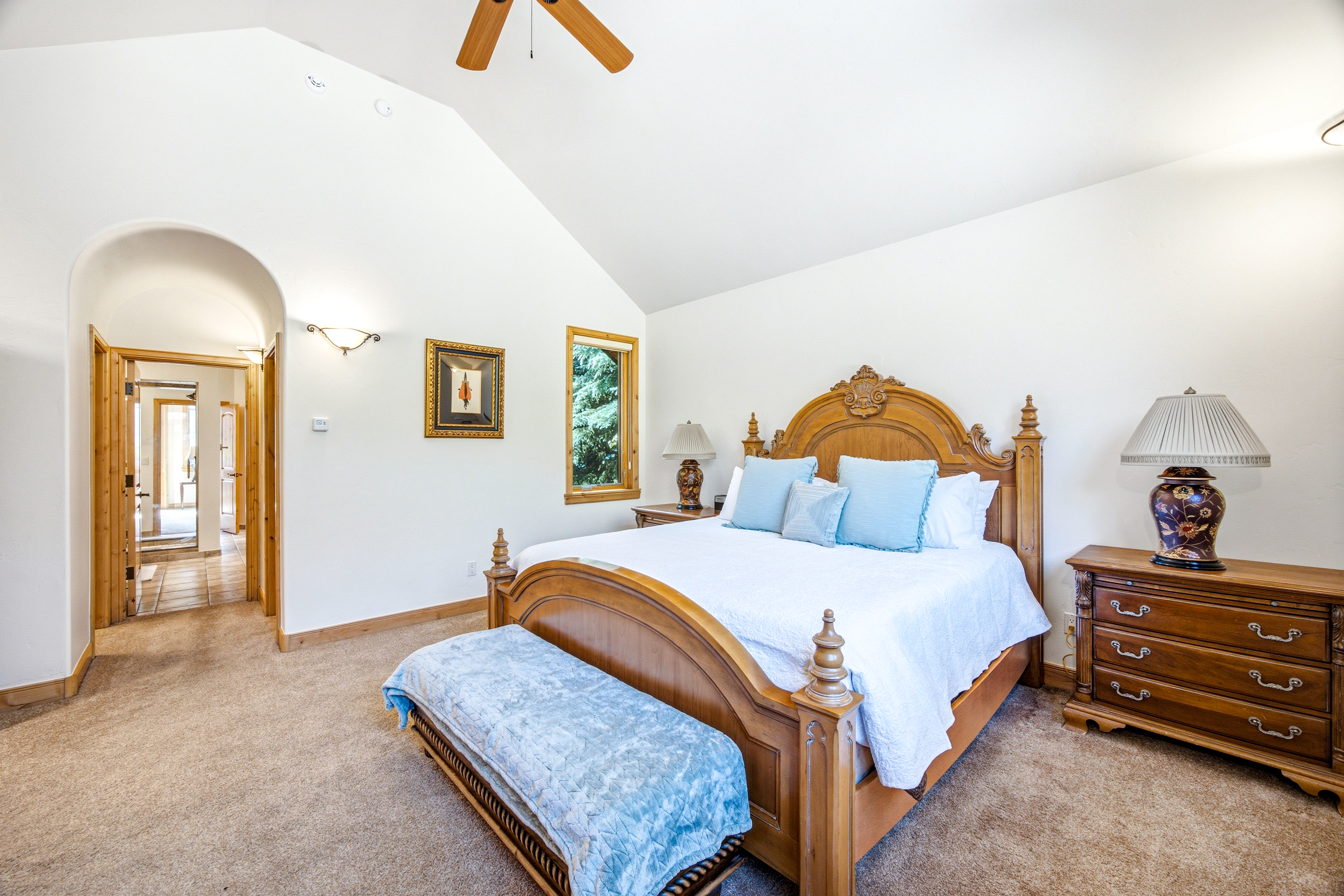  Custom-built, Single-family Home in the Exclusive Grand Traverse Neighborhood - 物件實景