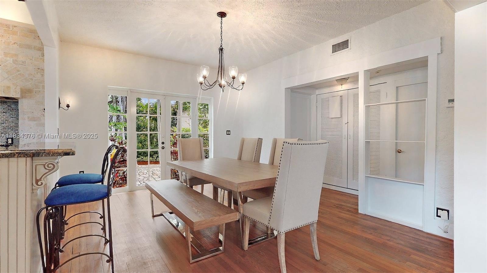 Coral Gables, Florida, 33134, United States, 2 Bedrooms Bedrooms, ,2 BathroomsBathrooms,Residential,For Sale,1989880