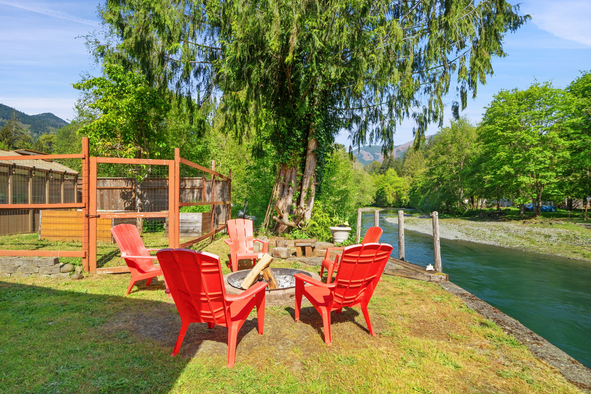 560 Mountain Trail Road, Brinnon, WA 98320 - 物件實景