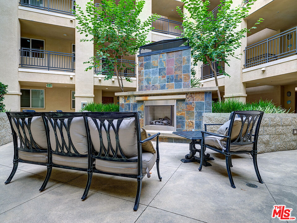 Playa Vista, California, 90094, United States, 2 Bedrooms Bedrooms, ,2 BathroomsBathrooms,Residential,For Sale,1917212