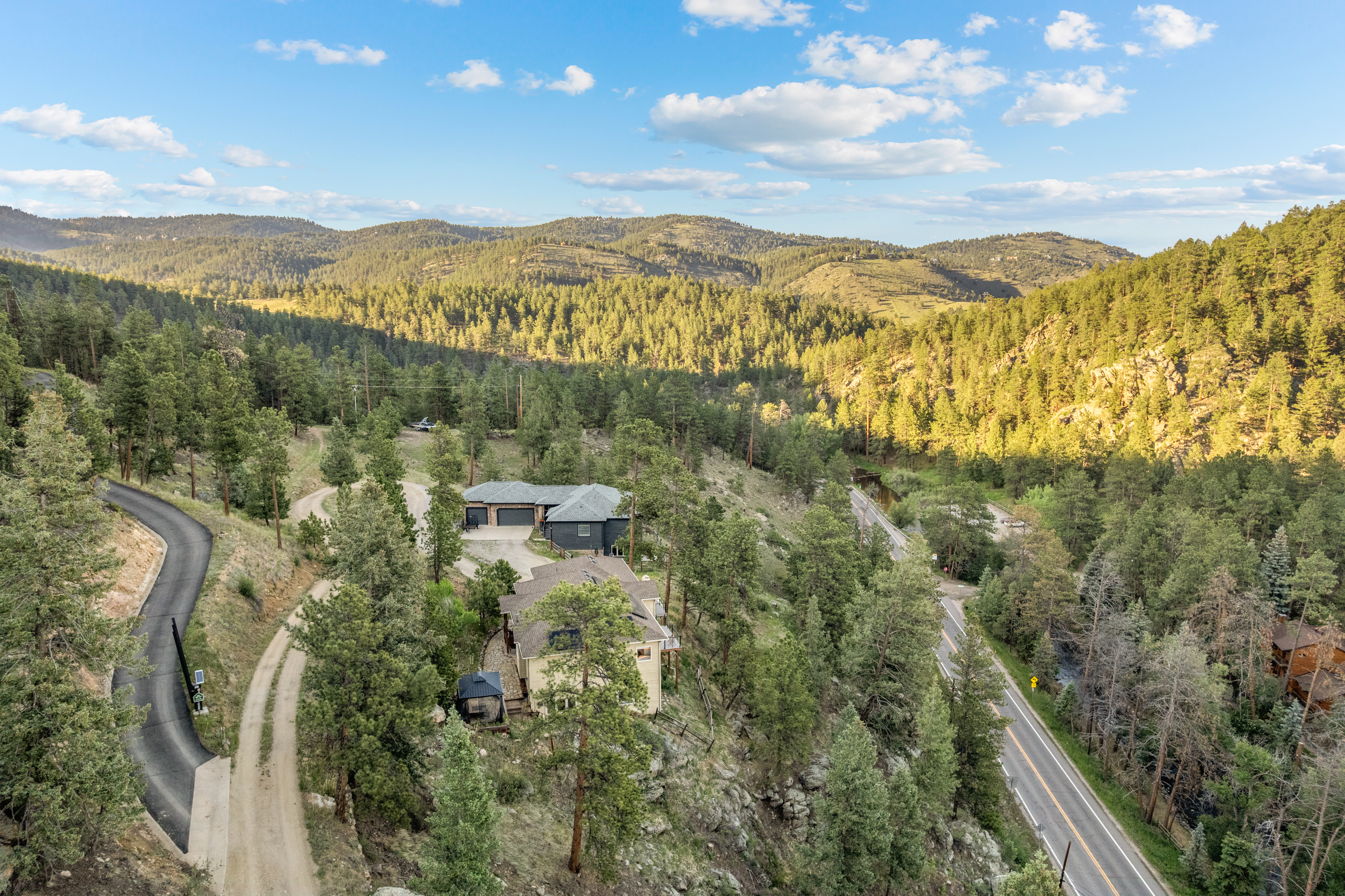  Bear Creek Canyon Mountain Home with Decks, Views & Main Level Living - 物件實景