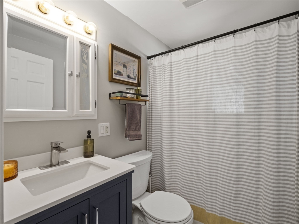Peabody, Massachusetts, 01960, United States, 2 Bedrooms Bedrooms, ,1 BathroomBathrooms,Residential,For Sale,1930941