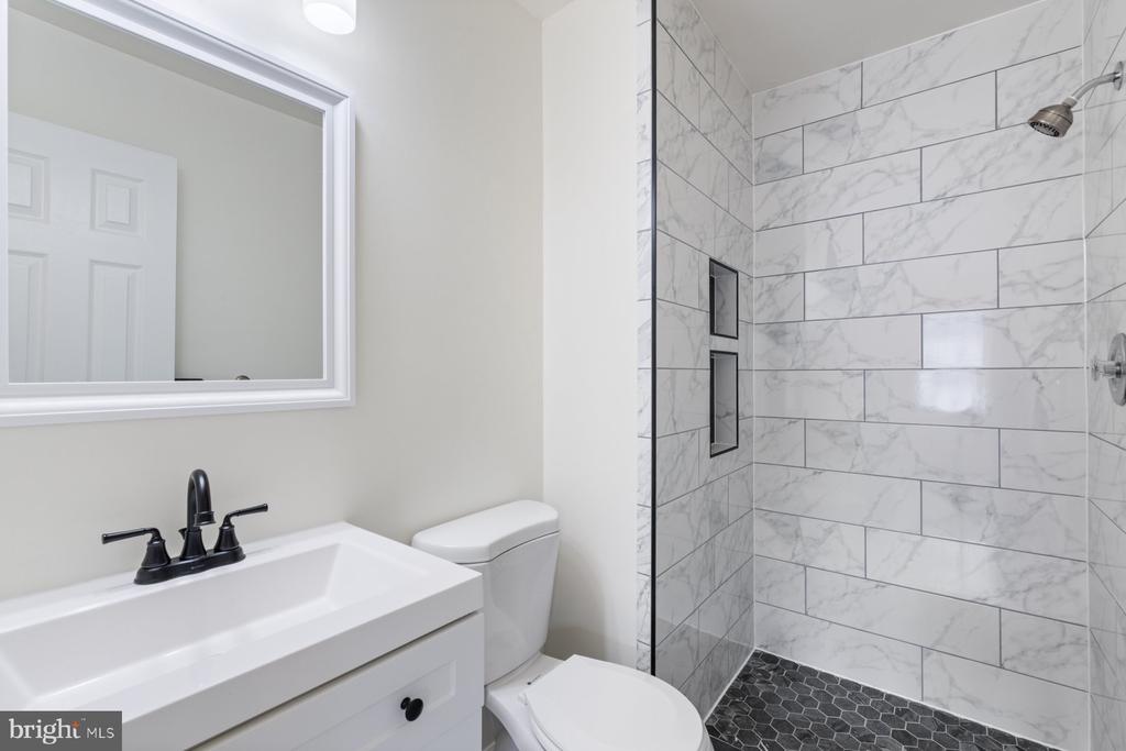 Rockville, Maryland, 20852, United States, 4 Bedrooms Bedrooms, ,4 BathroomsBathrooms,Residential,For Sale,1916260