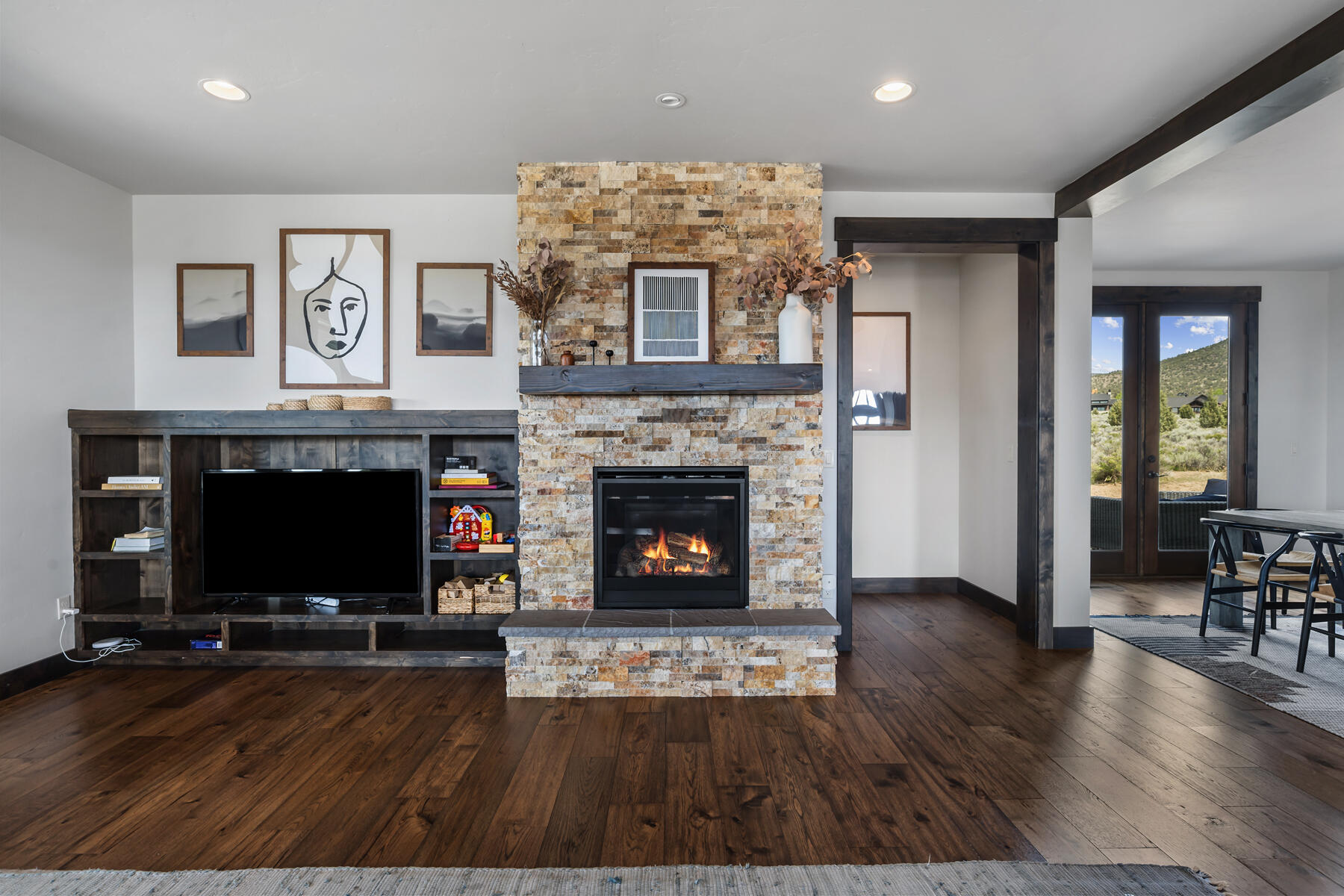 Powell Butte, Oregon, 97753, United States, 4 Bedrooms Bedrooms, ,3 BathroomsBathrooms,Residential,For Sale,1827363
