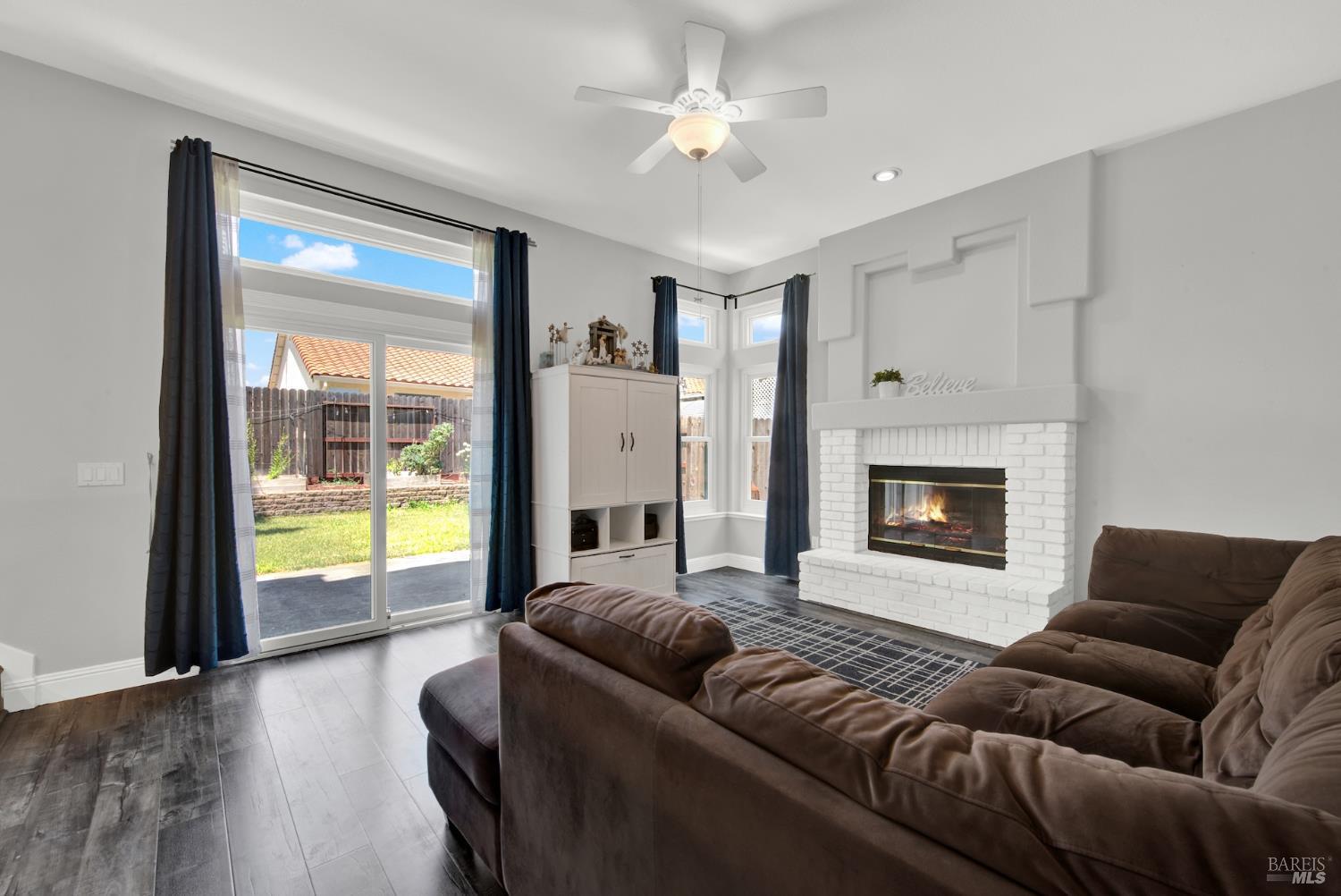 Vacaville, California, 95687, United States, 4 Bedrooms Bedrooms, ,3 BathroomsBathrooms,Residential,For Sale,1856071