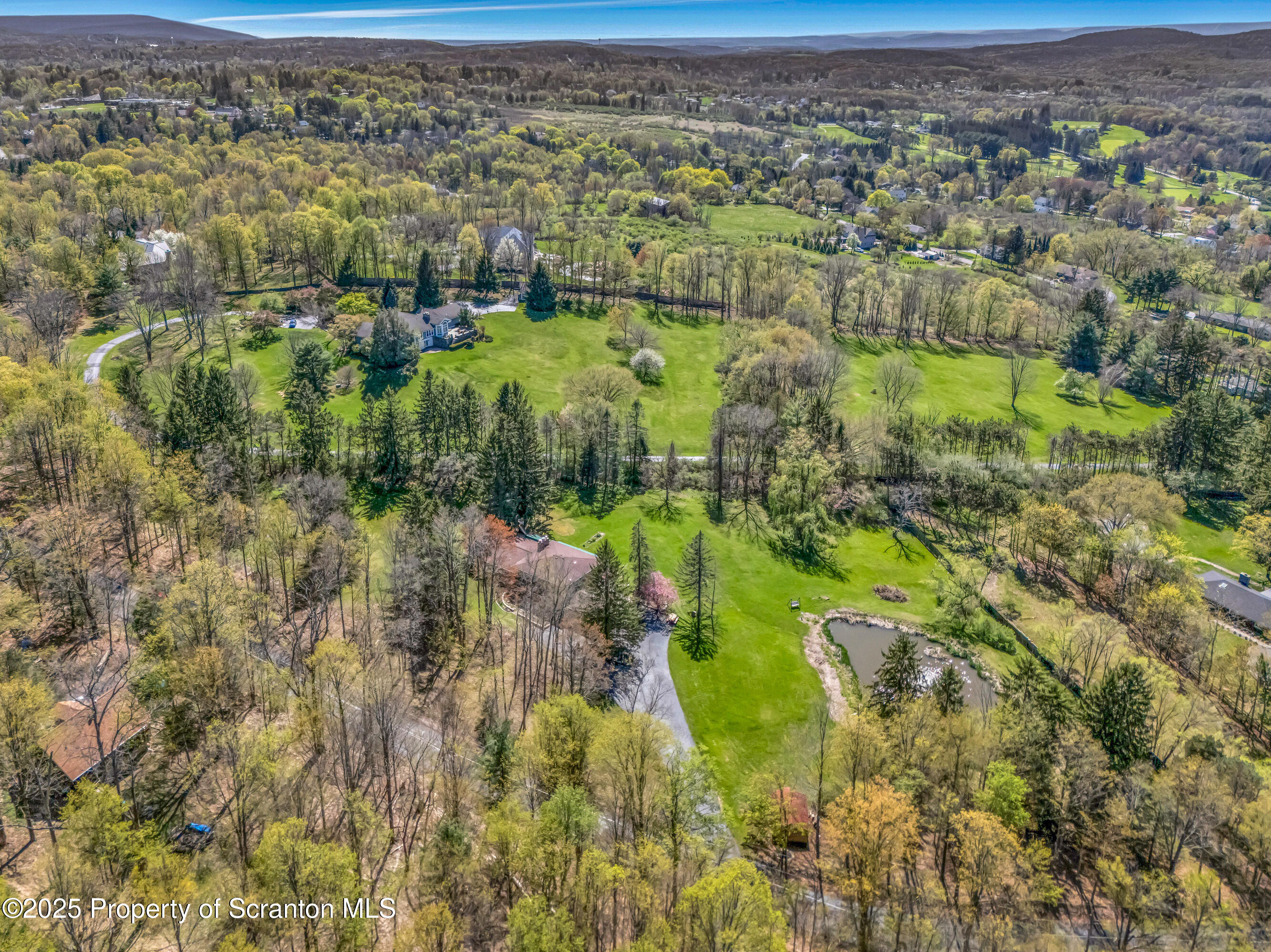 Clarks Summit, Pennsylvania, 18411, United States, 5 Bedrooms Bedrooms, ,4 BathroomsBathrooms,Residential,For Sale,1971485