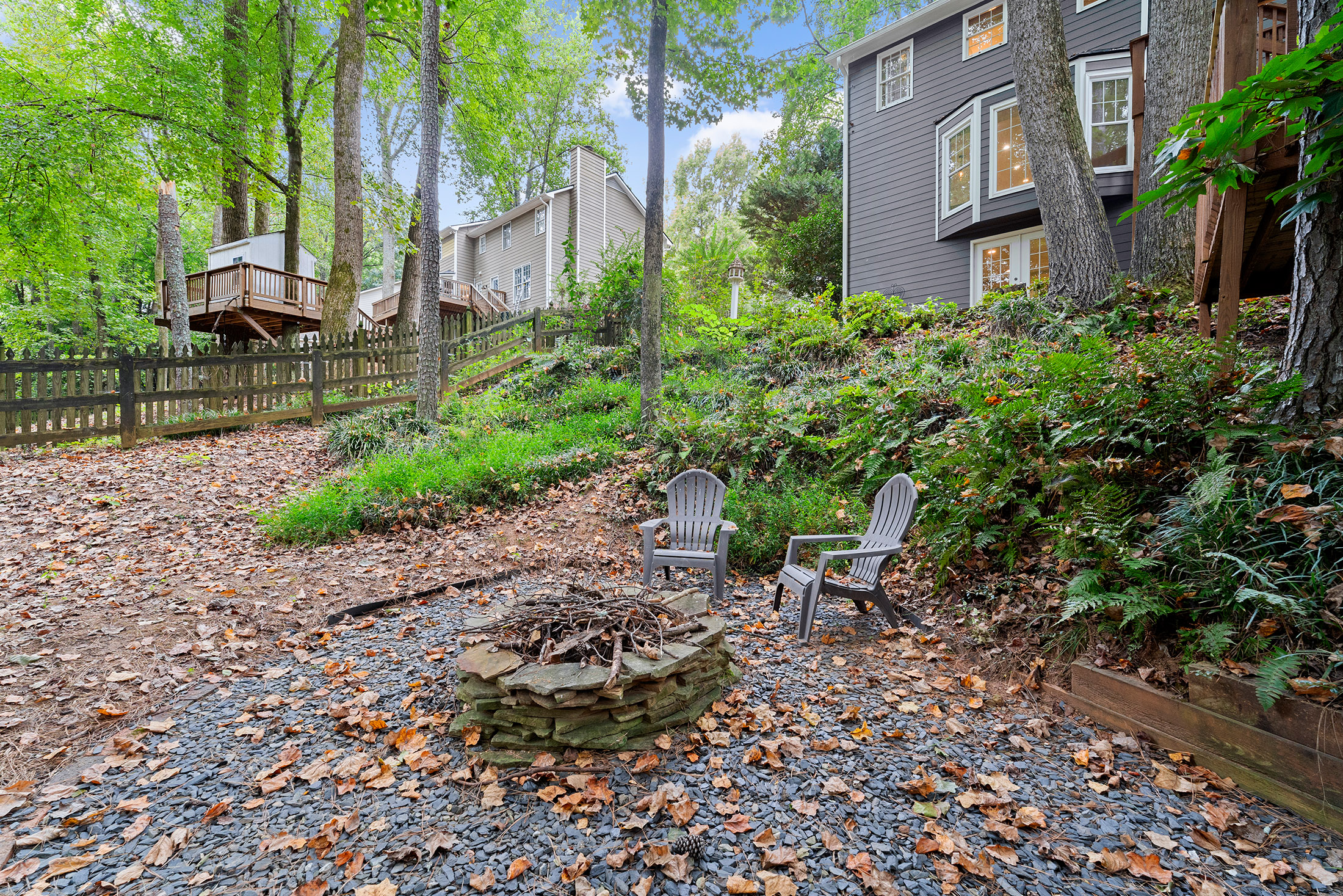  Beautifully Transformed Home in Lassiter School District - 物件實景
