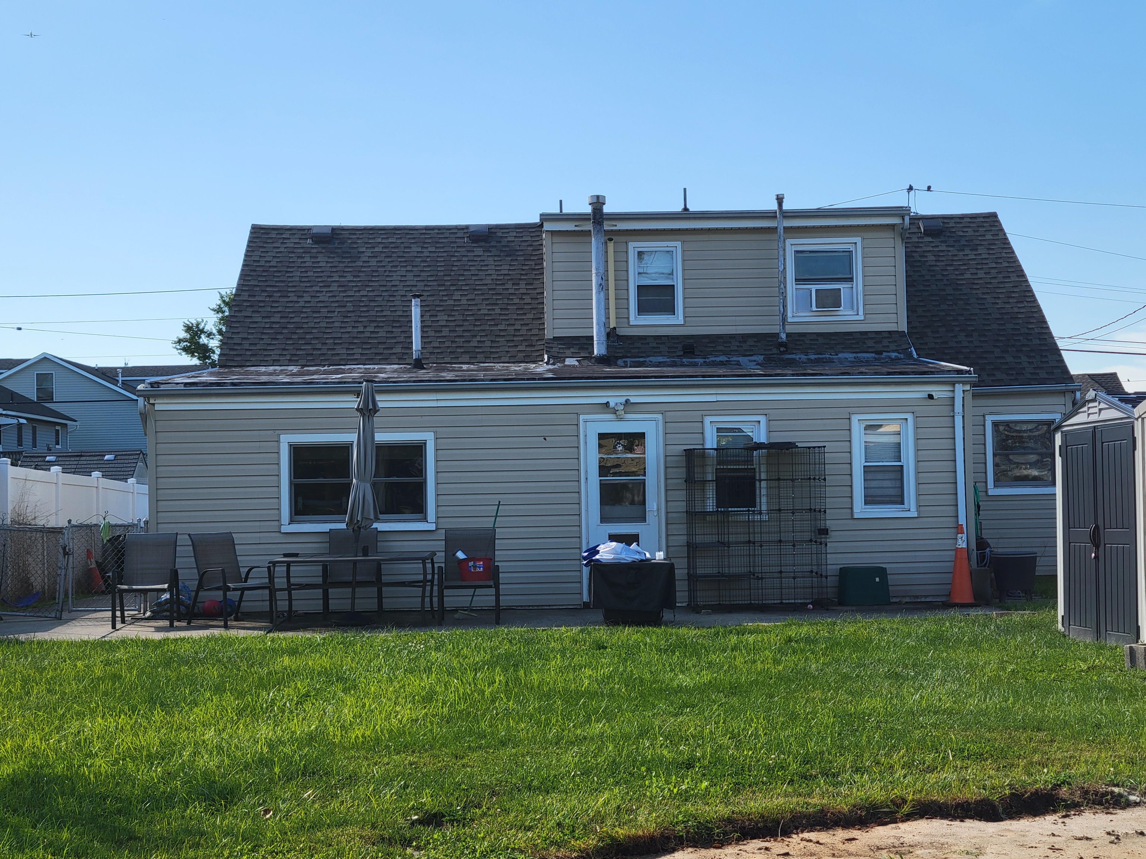 Carteret, New Jersey, 07008, United States, 6 Bedrooms Bedrooms, ,2 BathroomsBathrooms,Residential,For Sale,1980977