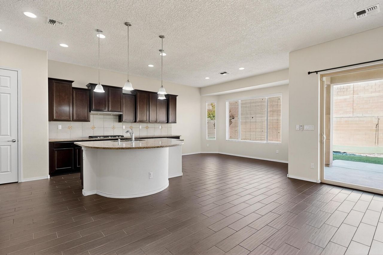 Rio Rancho, New Mexico, 87124, United States, 3 Bedrooms Bedrooms, ,2 BathroomsBathrooms,Residential,For Sale,1992883