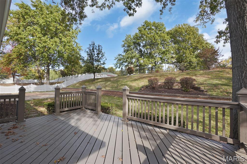 Ellisville, Missouri, 63011, United States, 4 Bedrooms Bedrooms, ,3 BathroomsBathrooms,Residential,For Sale,1989031