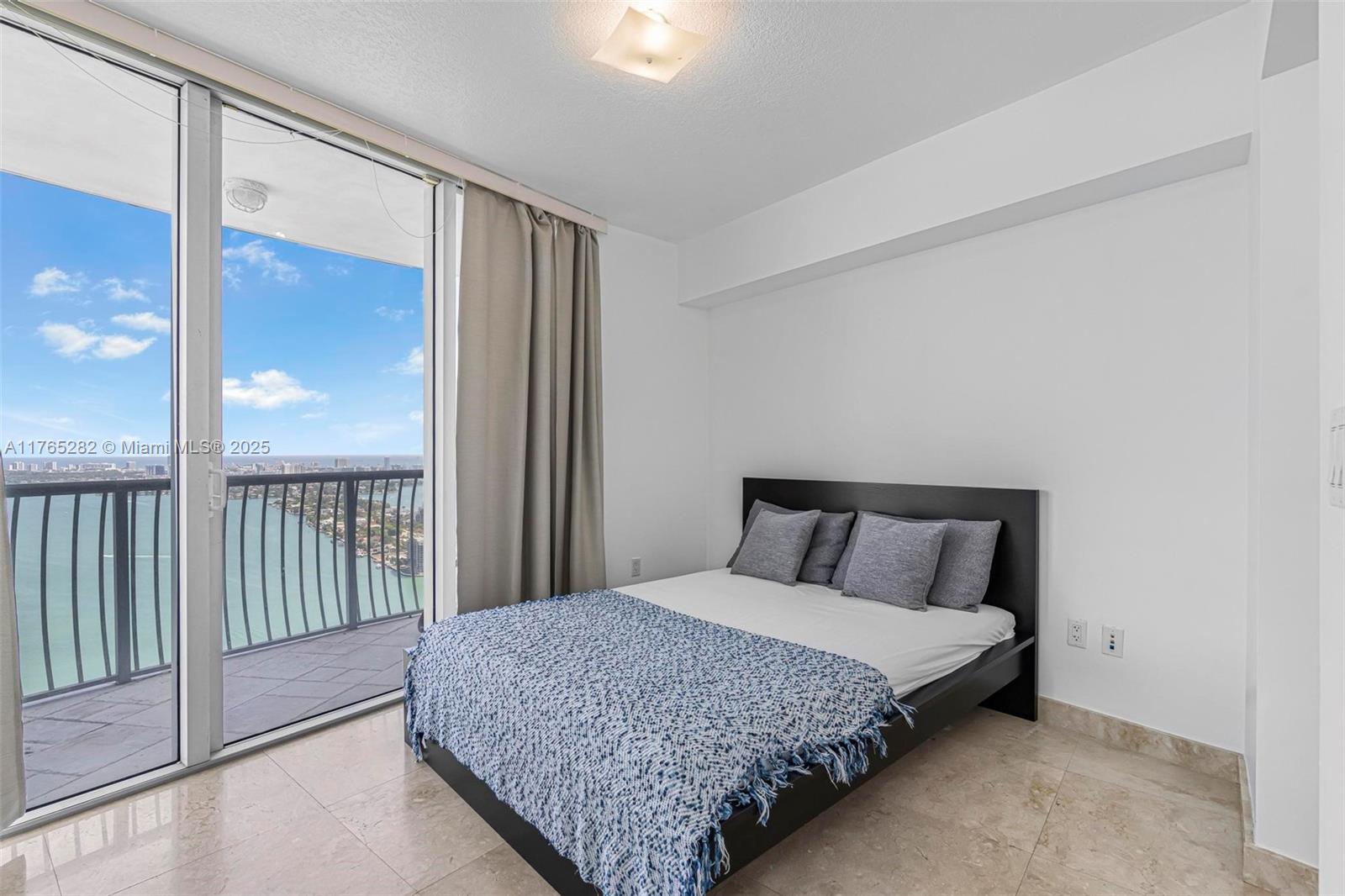 Miami, Florida, 33132, United States, 2 Bedrooms Bedrooms, ,2 BathroomsBathrooms,Residential,For Sale,1739063