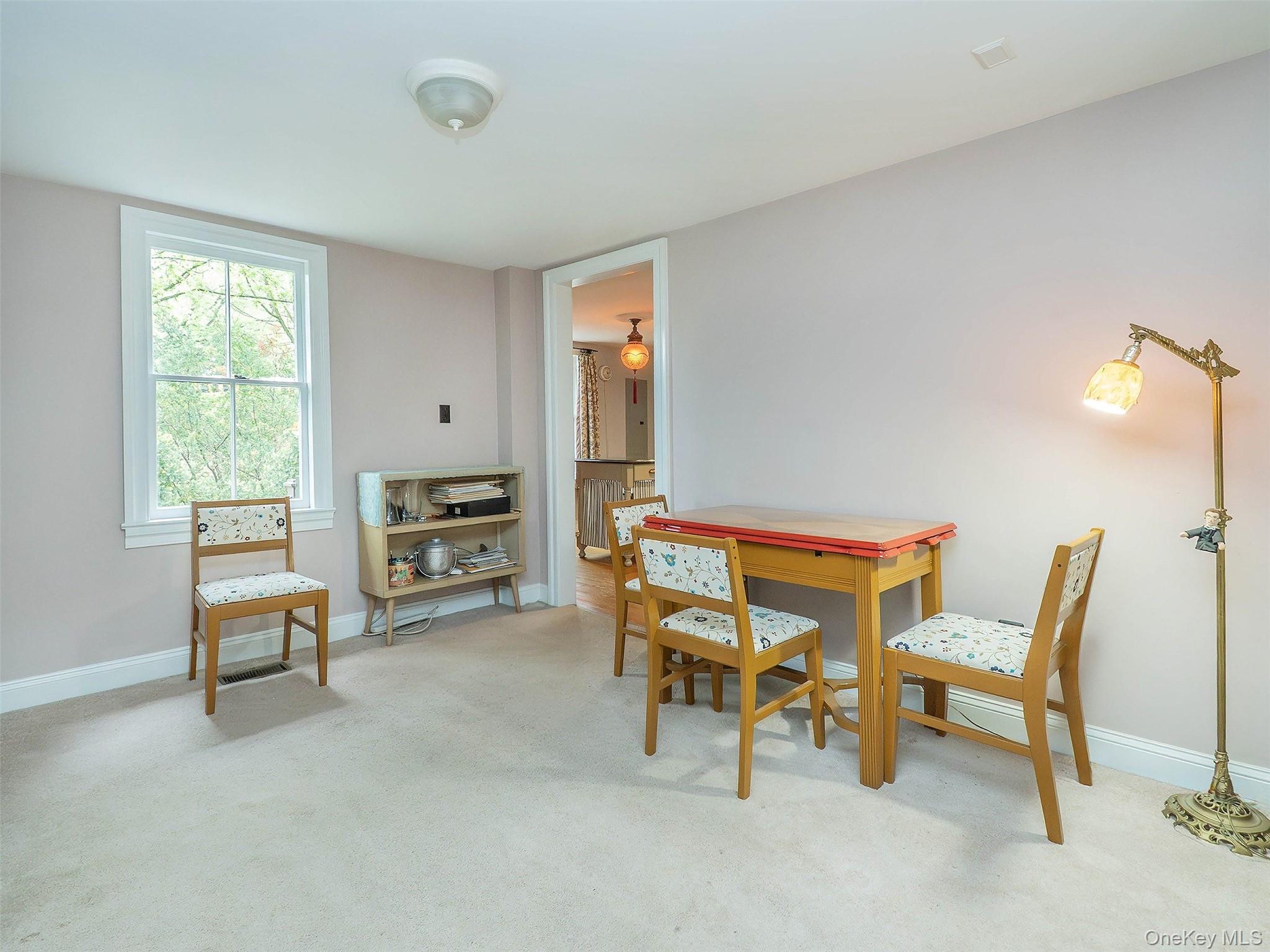  130 Mott Avenue, Roslyn, NY, 11576 - 物件實景