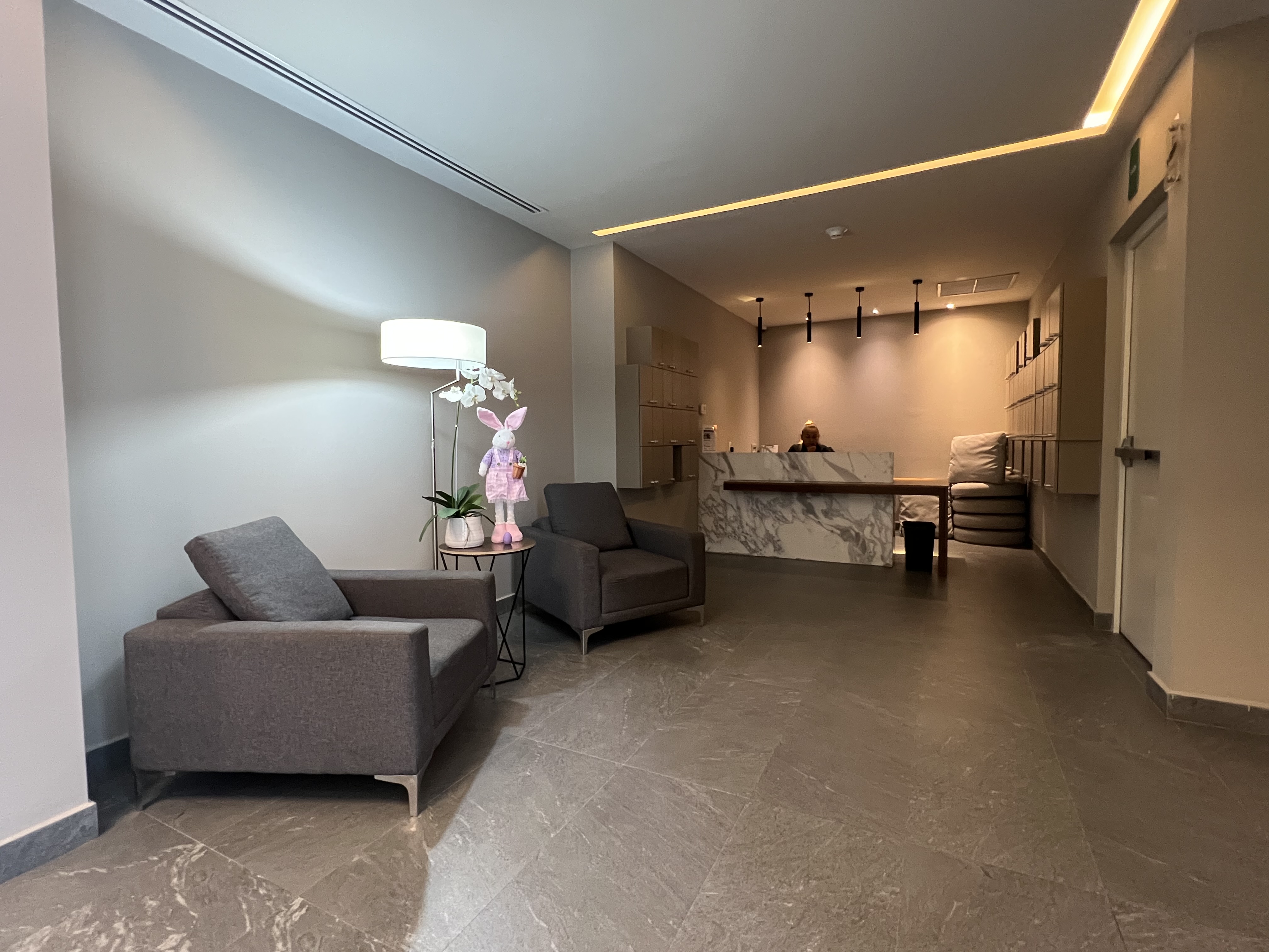  Modern Turnkey Apartment with Panoramic Mountain Views - 物件實景