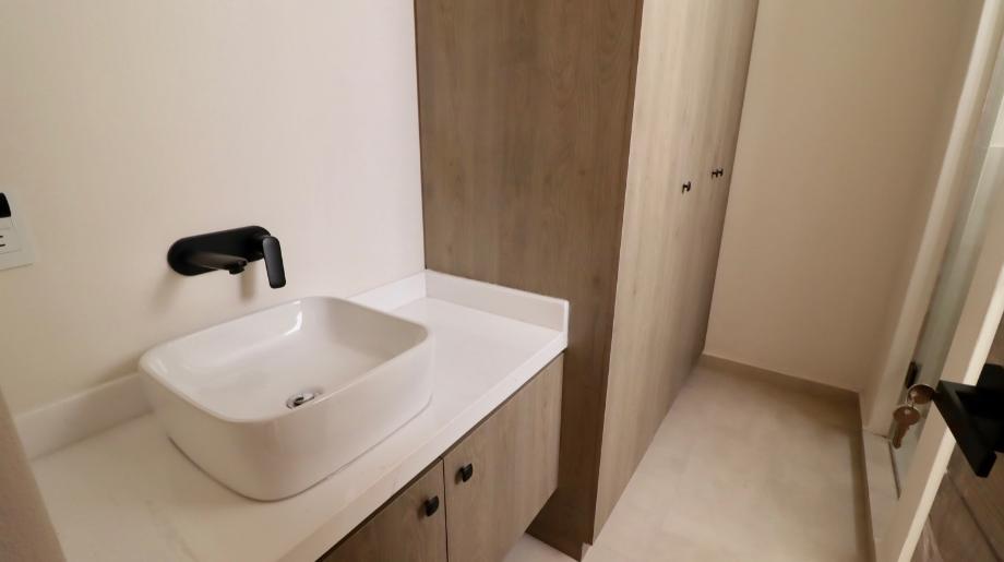 Lindavista, Morelia, Michoacán de Ocampo, 58254, Mexico, 4 Bedrooms Bedrooms, ,4 BathroomsBathrooms,Residential,For Sale,Lindavista,1479181