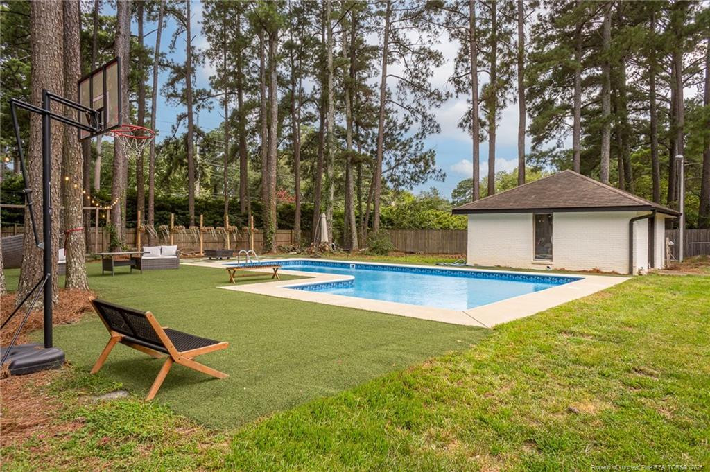 Fayetteville, North Carolina, 28303, United States, 4 Bedrooms Bedrooms, ,4 BathroomsBathrooms,Residential,For Sale,1906068