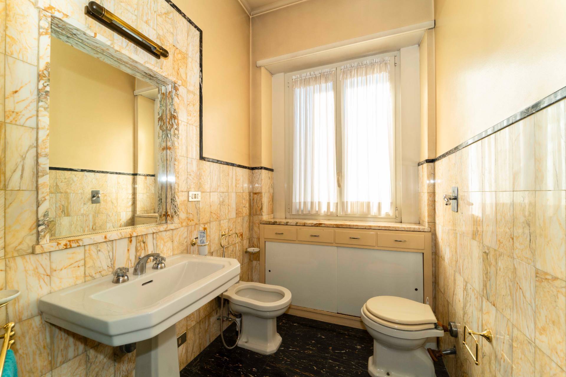 Torino, Torino, 10100, IT, 4 Bedrooms Bedrooms, ,3 BathroomsBathrooms,Residential,For Sale,1989083