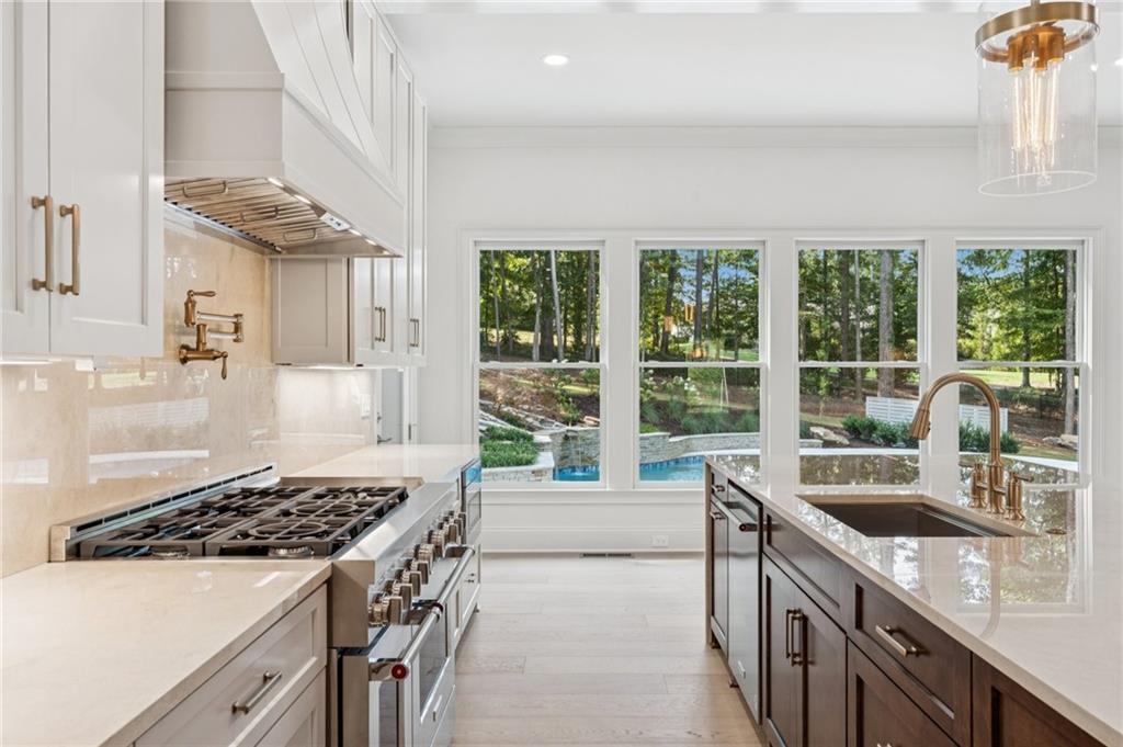 Alpharetta, Georgia, 30004, United States, 5 Bedrooms Bedrooms, ,7 BathroomsBathrooms,Residential,For Sale,1978962