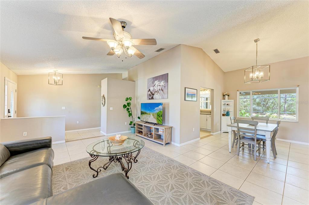 Bradenton, Florida, 34212, United States, 3 Bedrooms Bedrooms, ,2 BathroomsBathrooms,Residential,For Sale,1751964