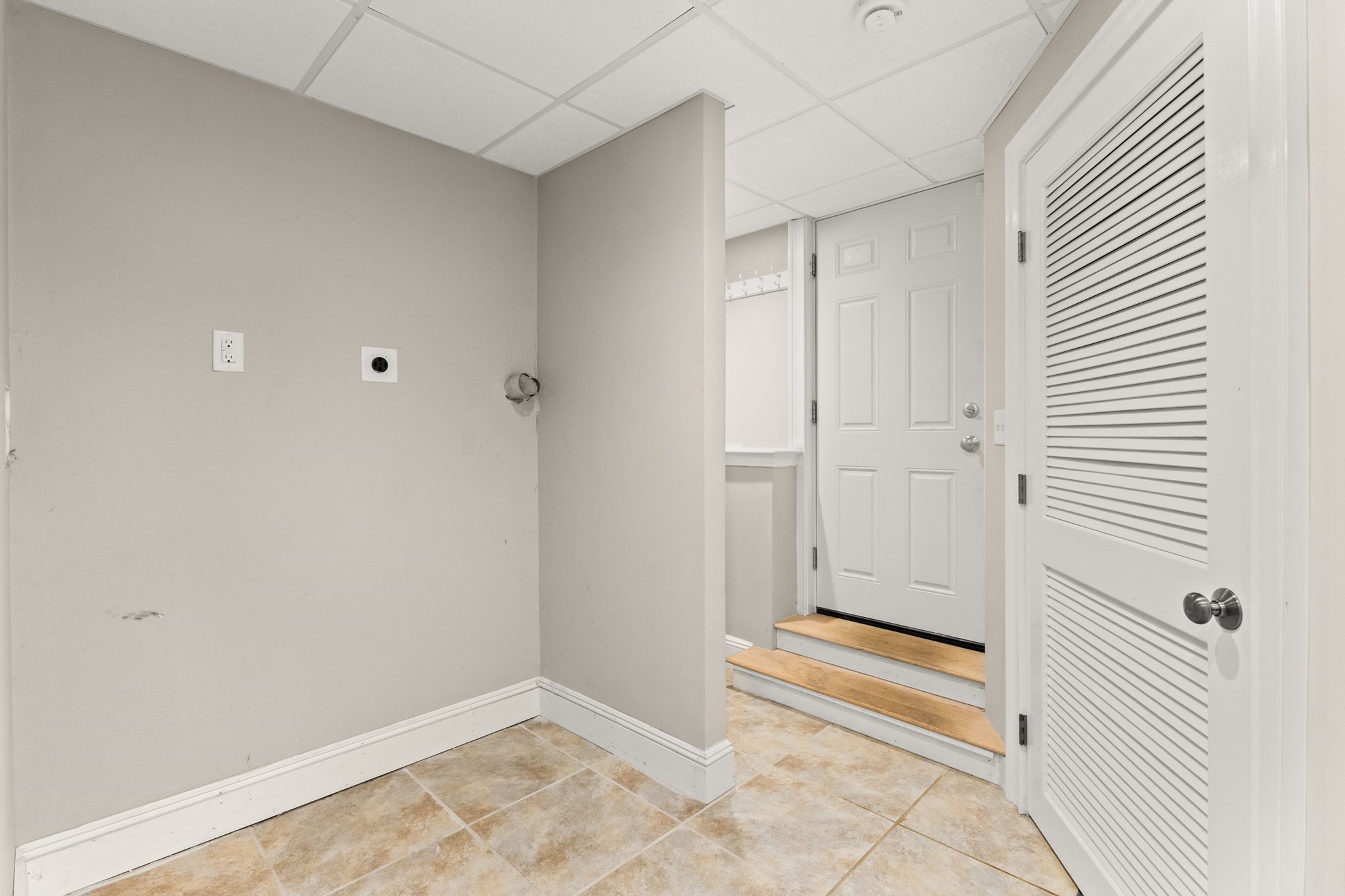 Hanover, Massachusetts, 02339, United States, 3 Bedrooms Bedrooms, ,2 BathroomsBathrooms,Residential,For Sale,2001191