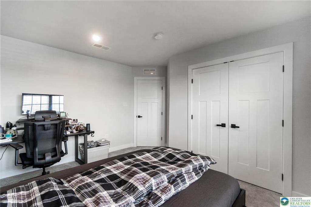 Catasauqua, Pennsylvania, 18032, United States, 5 Bedrooms Bedrooms, ,5 BathroomsBathrooms,Residential,For Sale,2008861