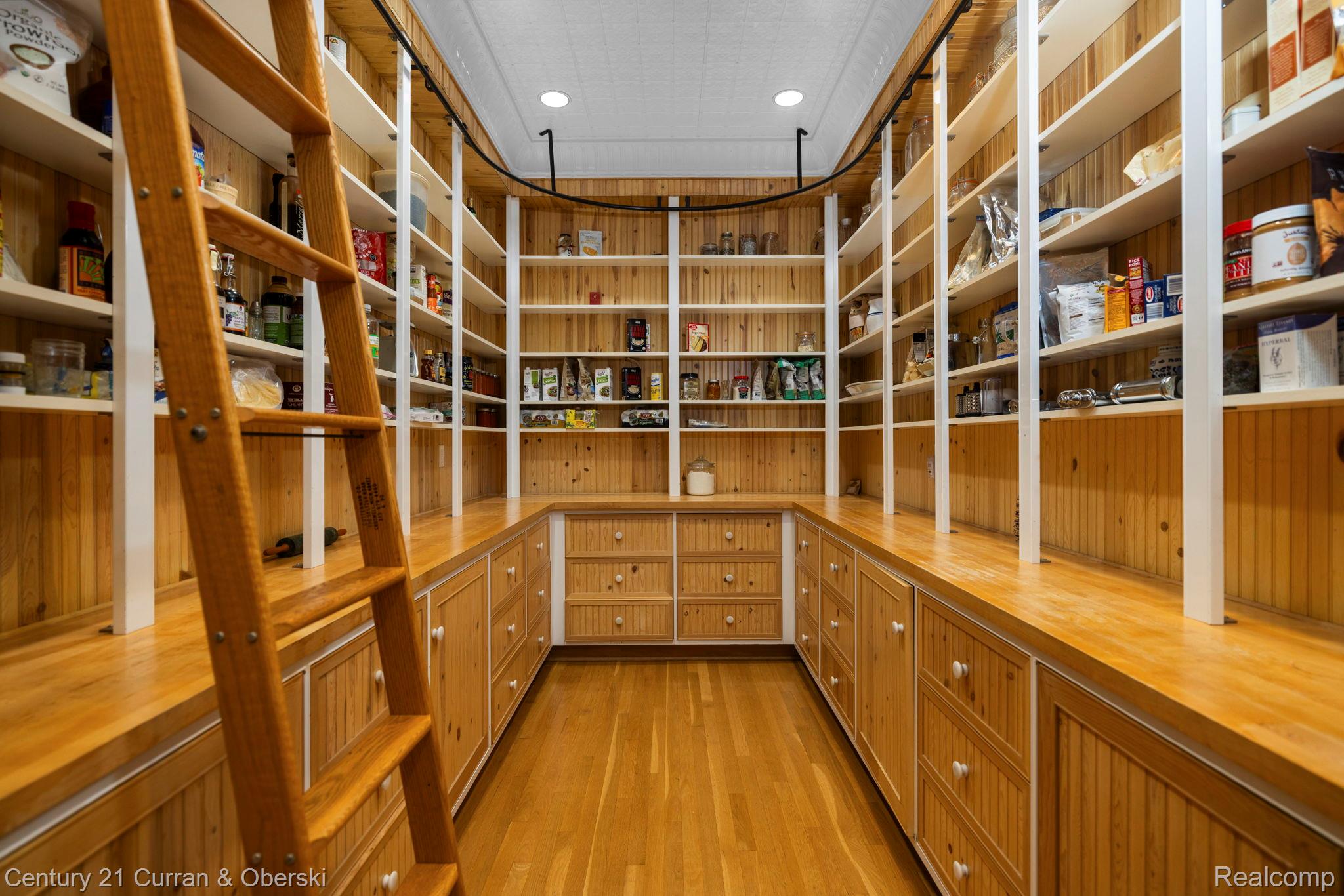 Mullett Township, Michigan, 49749, United States, 10 Bedrooms Bedrooms, ,14 BathroomsBathrooms,Residential,For Sale,1987359