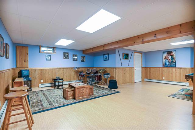 Bow, New Hampshire, 03304, United States, 4 Bedrooms Bedrooms, ,3 BathroomsBathrooms,Residential,For Sale,1900583