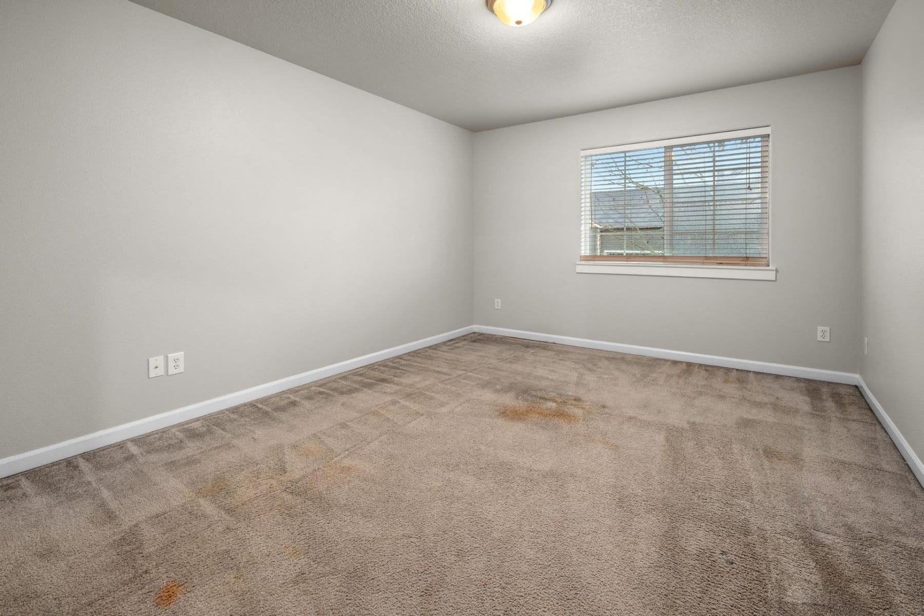  2037 SE CENTURION WAY Gresham, OR 97080 - 物件實景