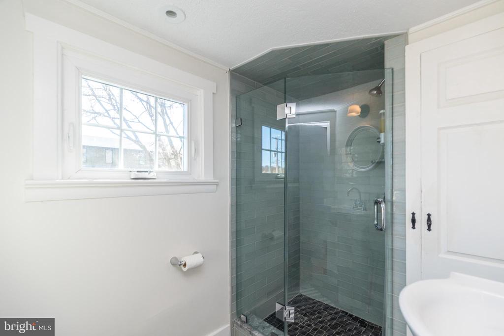 Upper Black Eddy, Pennsylvania, 18972, United States, 3 Bedrooms Bedrooms, ,3 BathroomsBathrooms,Residential,For Sale,1991005