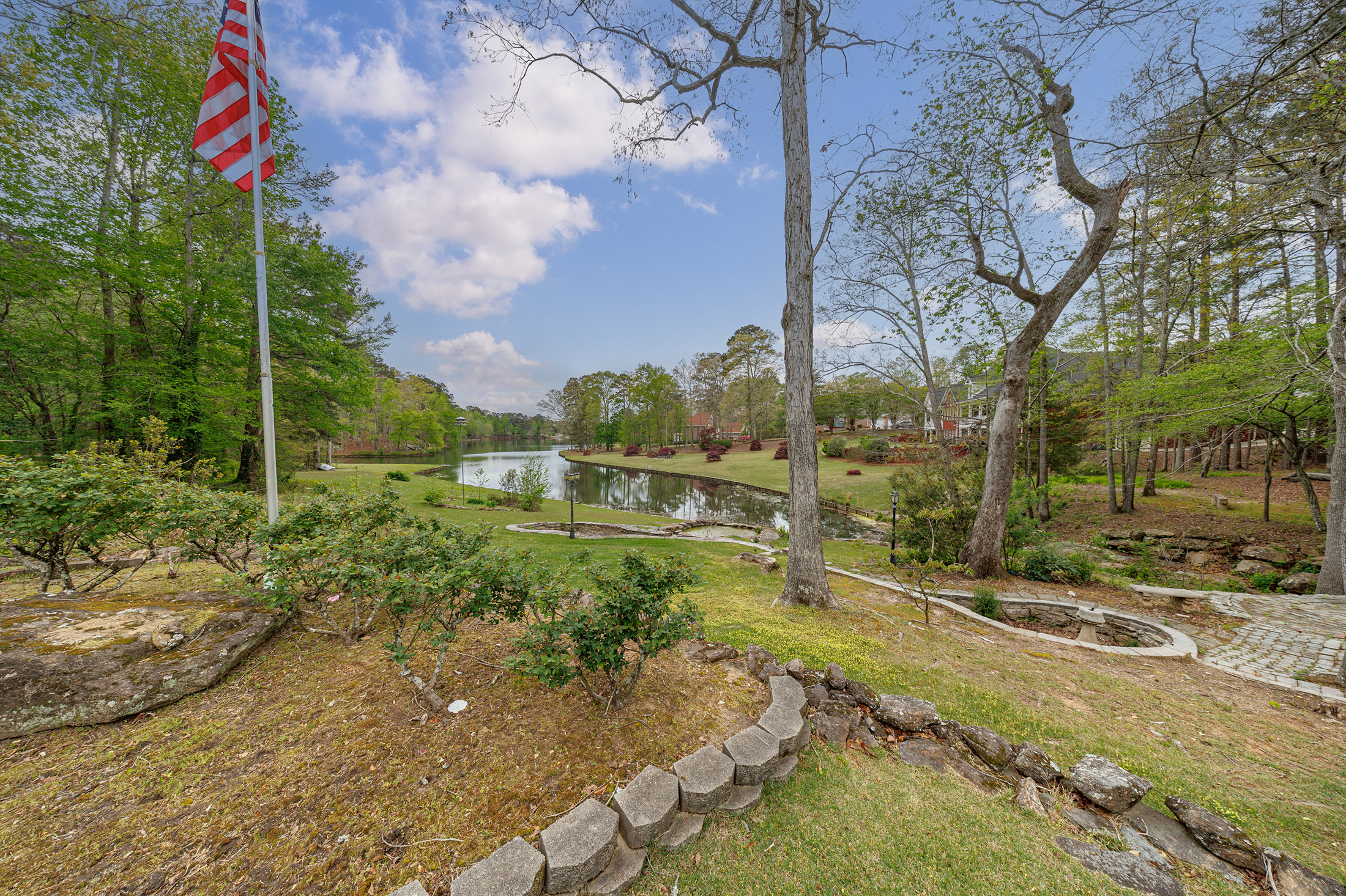  A Rare Opportunity to Own a Developer-Designed Lakefront Estate - 物件實景