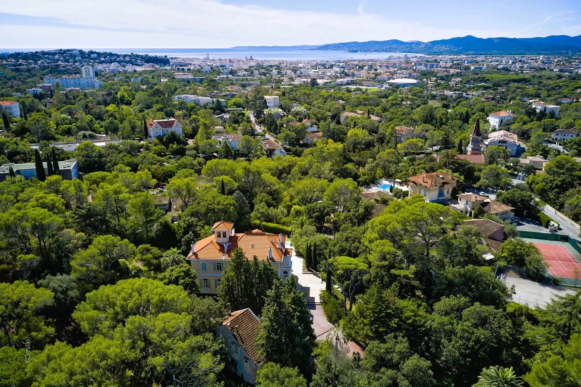 Saint-Raphaël, Provence-Alpes-Côte d’Azur, 83700, FR, 5 Bedrooms Bedrooms, ,Residential,For Sale,1994544