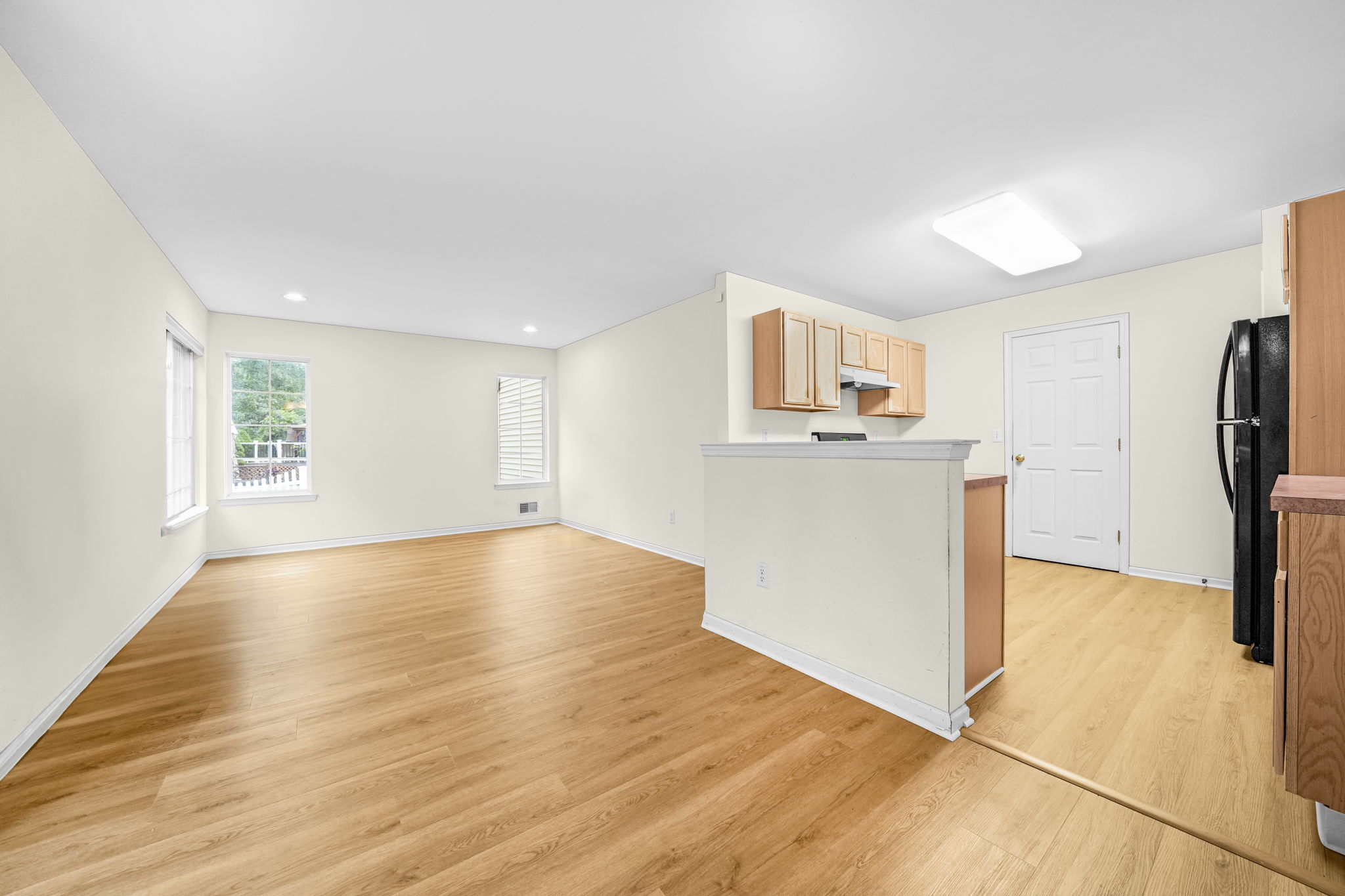 Mount Olive Township, New Jersey, 07828, United States, 4 Bedrooms Bedrooms, ,3 BathroomsBathrooms,Residential,For Sale,1976340