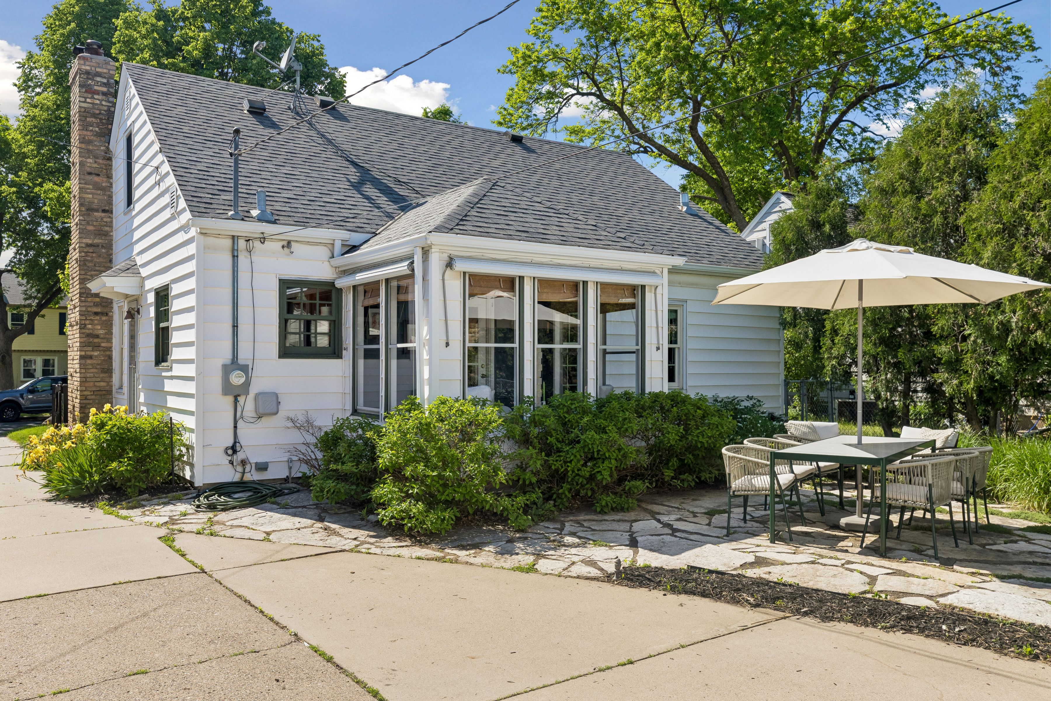  Elegant Cape Cod Living with Timeless Architectural Detail - 物件實景