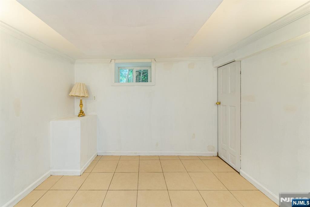 Pompton Lakes, New Jersey, 07442, United States, 3 Bedrooms Bedrooms, ,3 BathroomsBathrooms,Residential,For Sale,1875225