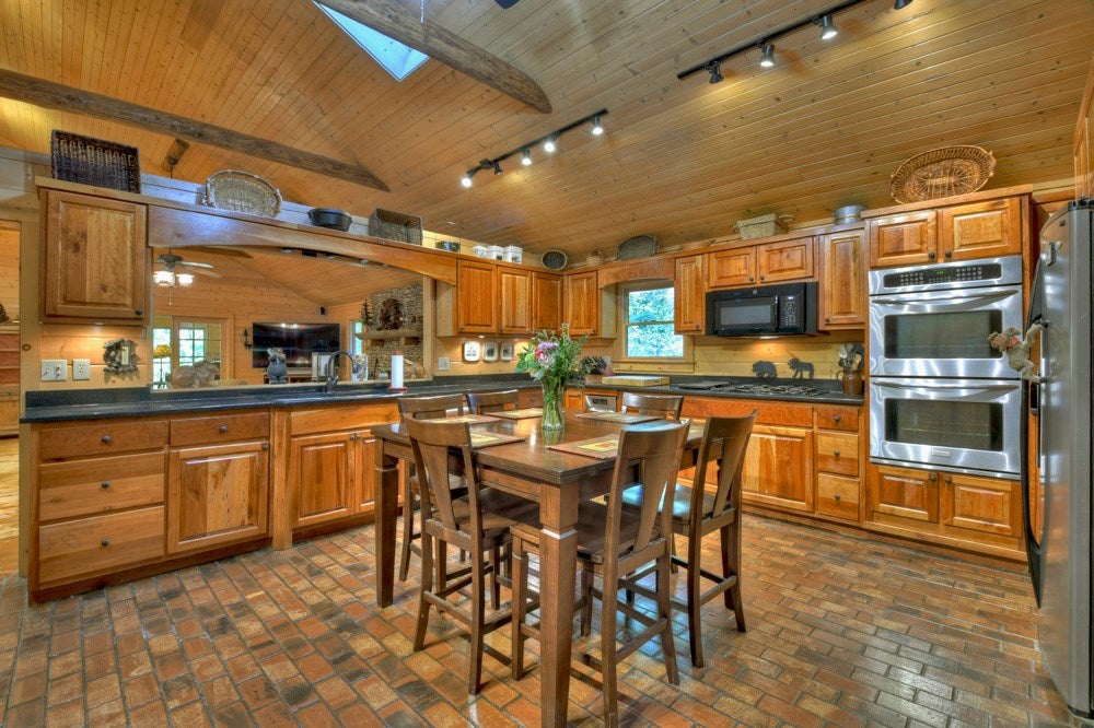 Blue Ridge, Georgia, 30513, United States, 4 Bedrooms Bedrooms, ,3 BathroomsBathrooms,Residential,For Sale,1858921