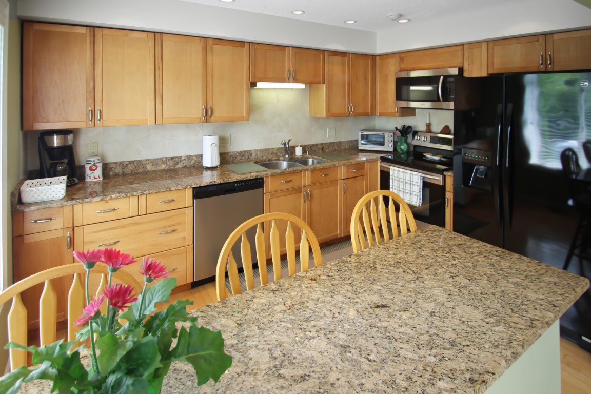 Peabody, Massachusetts, 01960, United States, 3 Bedrooms Bedrooms, ,3 BathroomsBathrooms,Residential,For Sale,1908013