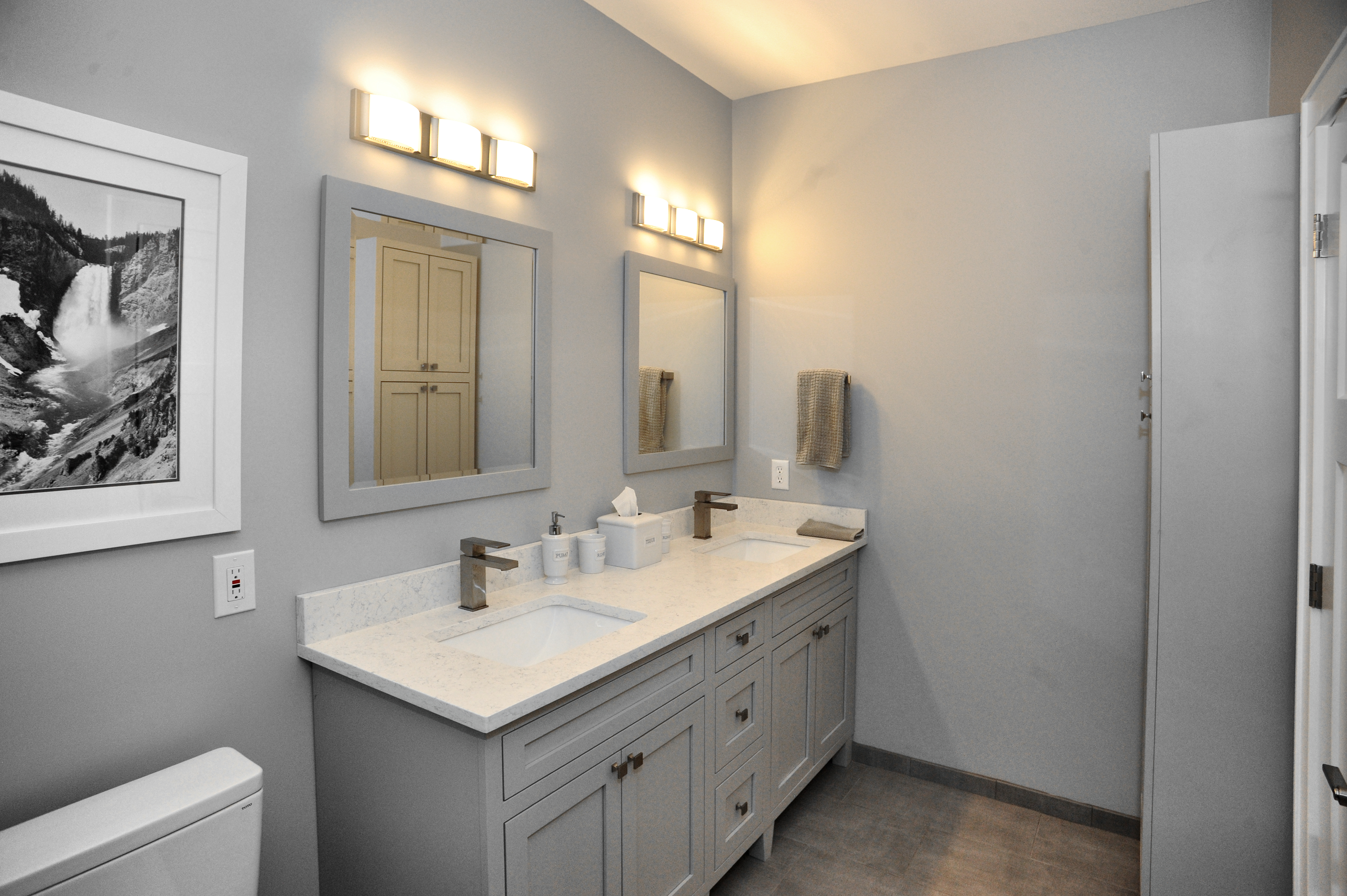 Valparaiso, Indiana, 46385, United States, 3 Bedrooms Bedrooms, ,2 BathroomsBathrooms,Residential,For Sale,1935561