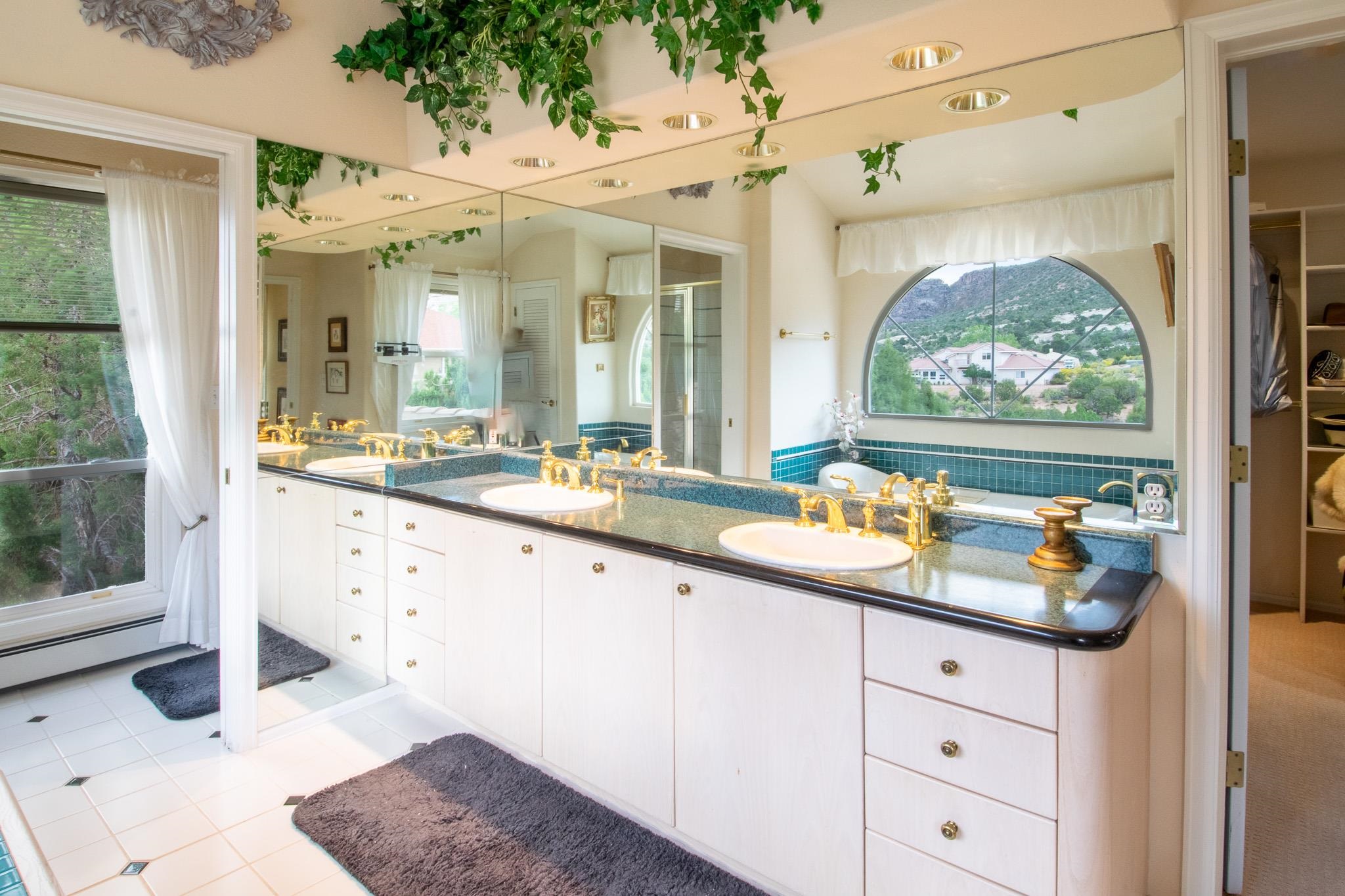 Grand Junction, Colorado, 81507, United States, 5 Bedrooms Bedrooms, ,3 BathroomsBathrooms,Residential,For Sale,1989085