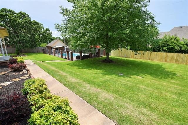Tahlequah, Oklahoma, 74464, United States, 5 Bedrooms Bedrooms, ,5 BathroomsBathrooms,Residential,For Sale,1977859