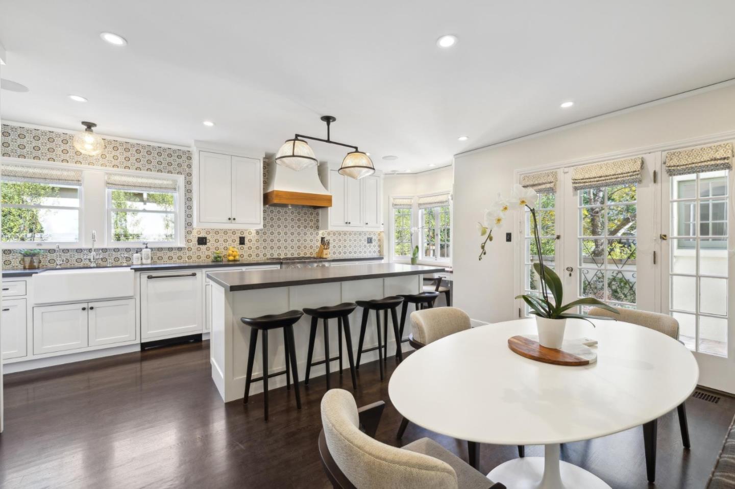 Menlo Park, California, 94025, United States, 4 Bedrooms Bedrooms, ,3 BathroomsBathrooms,Residential,For Sale,1901021