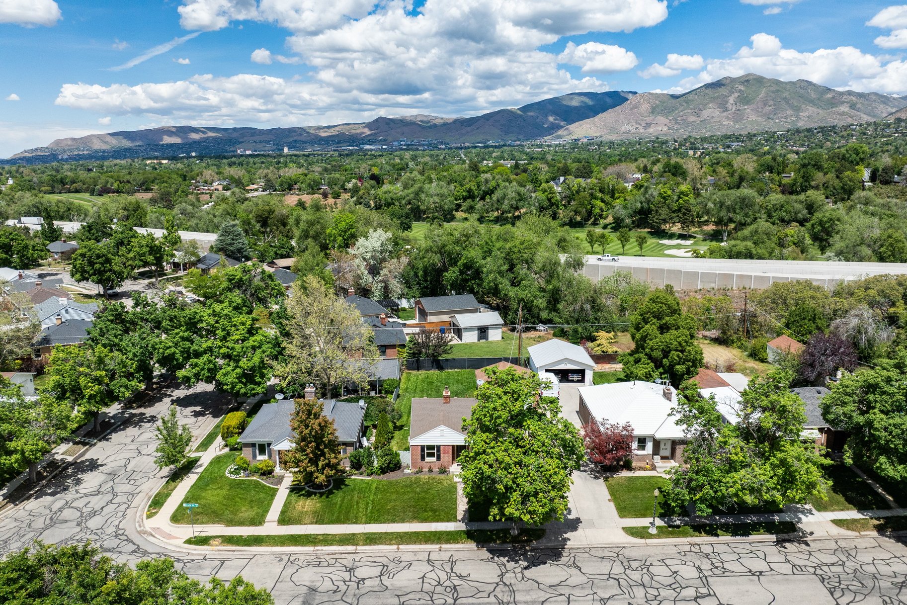  Storybook Charm in One of Salt Lake City’s Most Coveted Neighborhoods - 物件實景