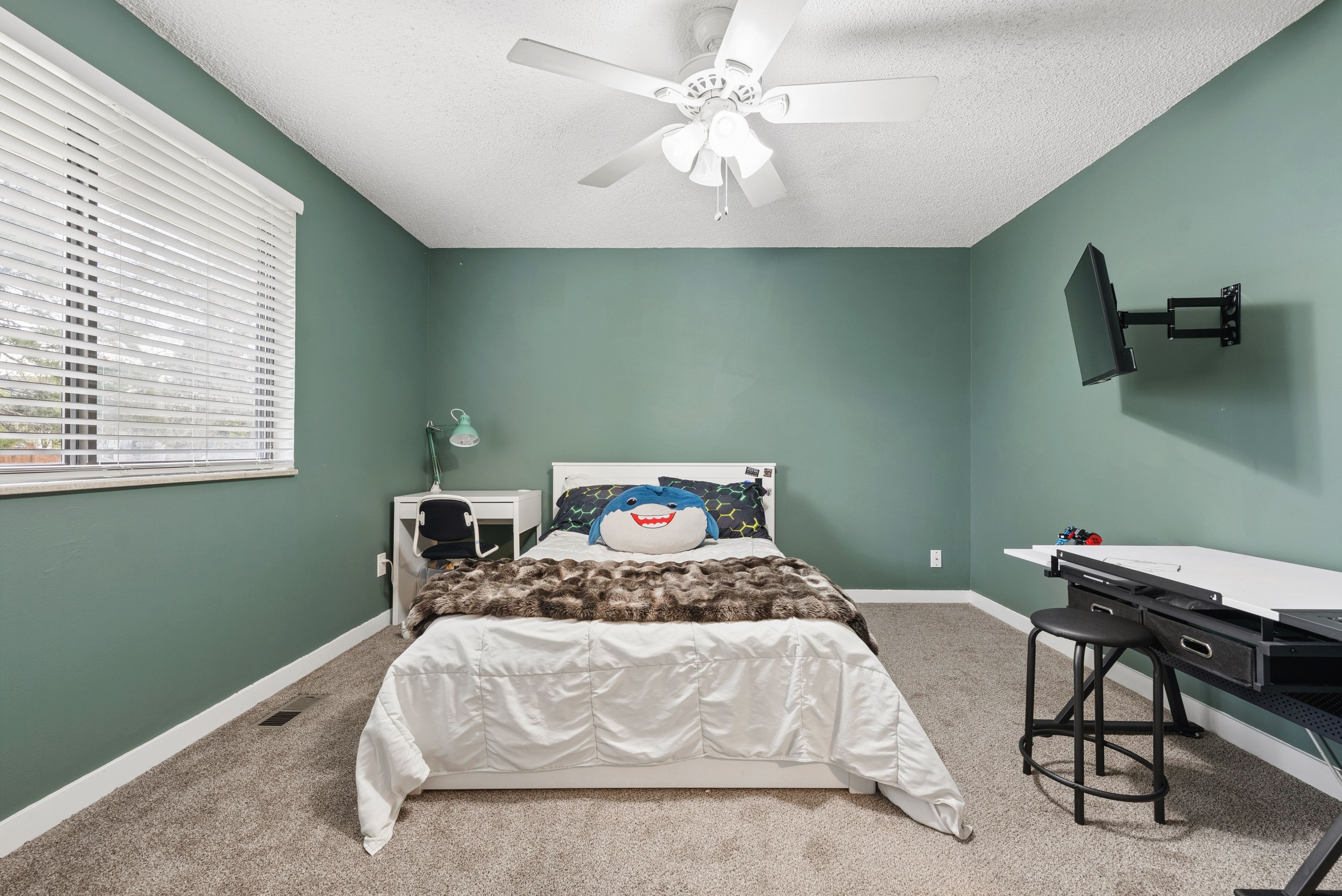  Spacious, functional layout with thoughtful updates in all the right places - 物件實景