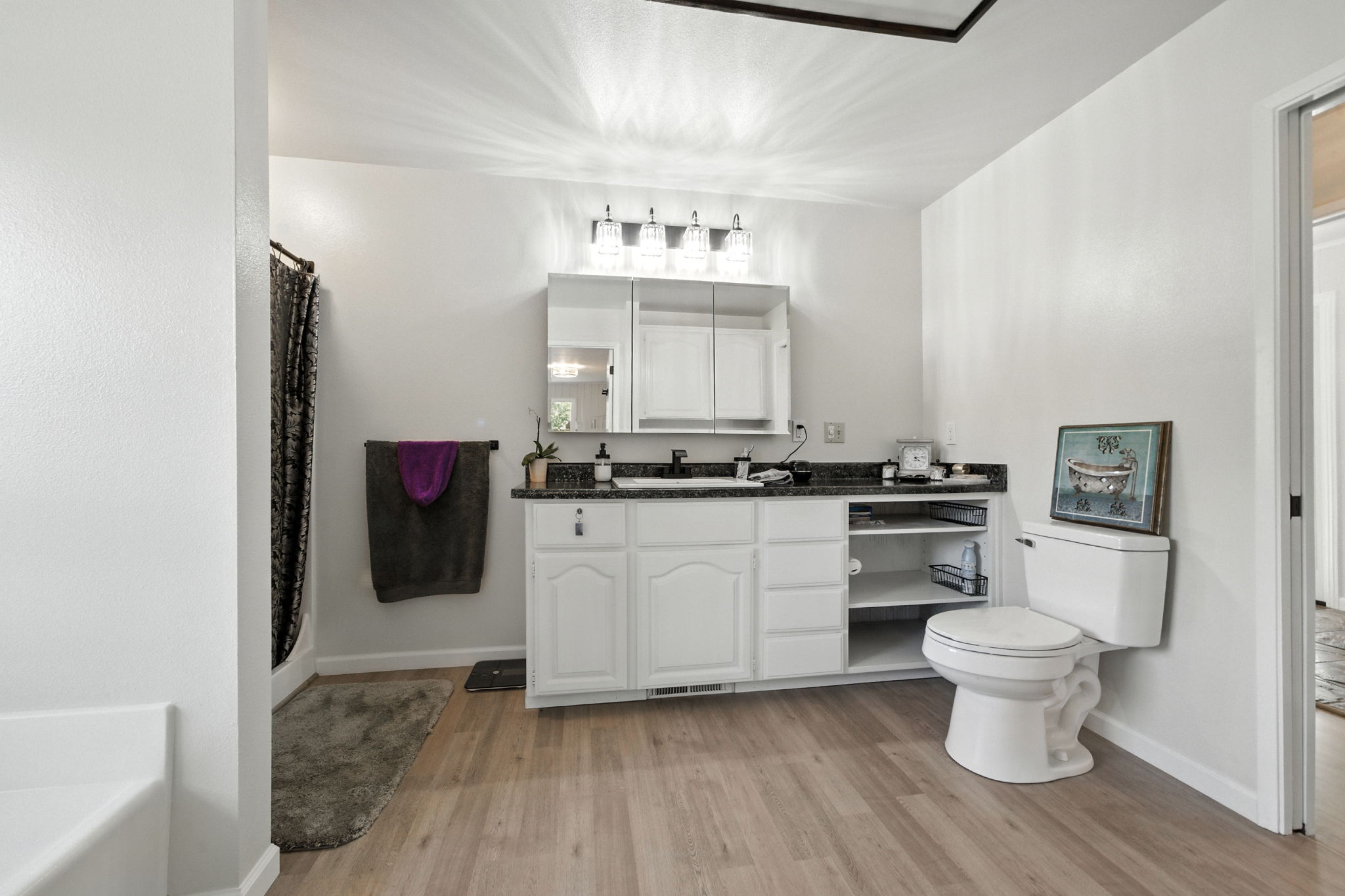 Lewiston, California, 96052, United States, 3 Bedrooms Bedrooms, ,3 BathroomsBathrooms,Residential,For Sale,1937334