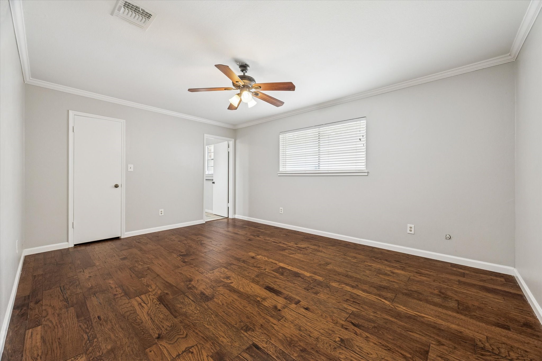  2310 Walnut Bend Lane - 物件實景